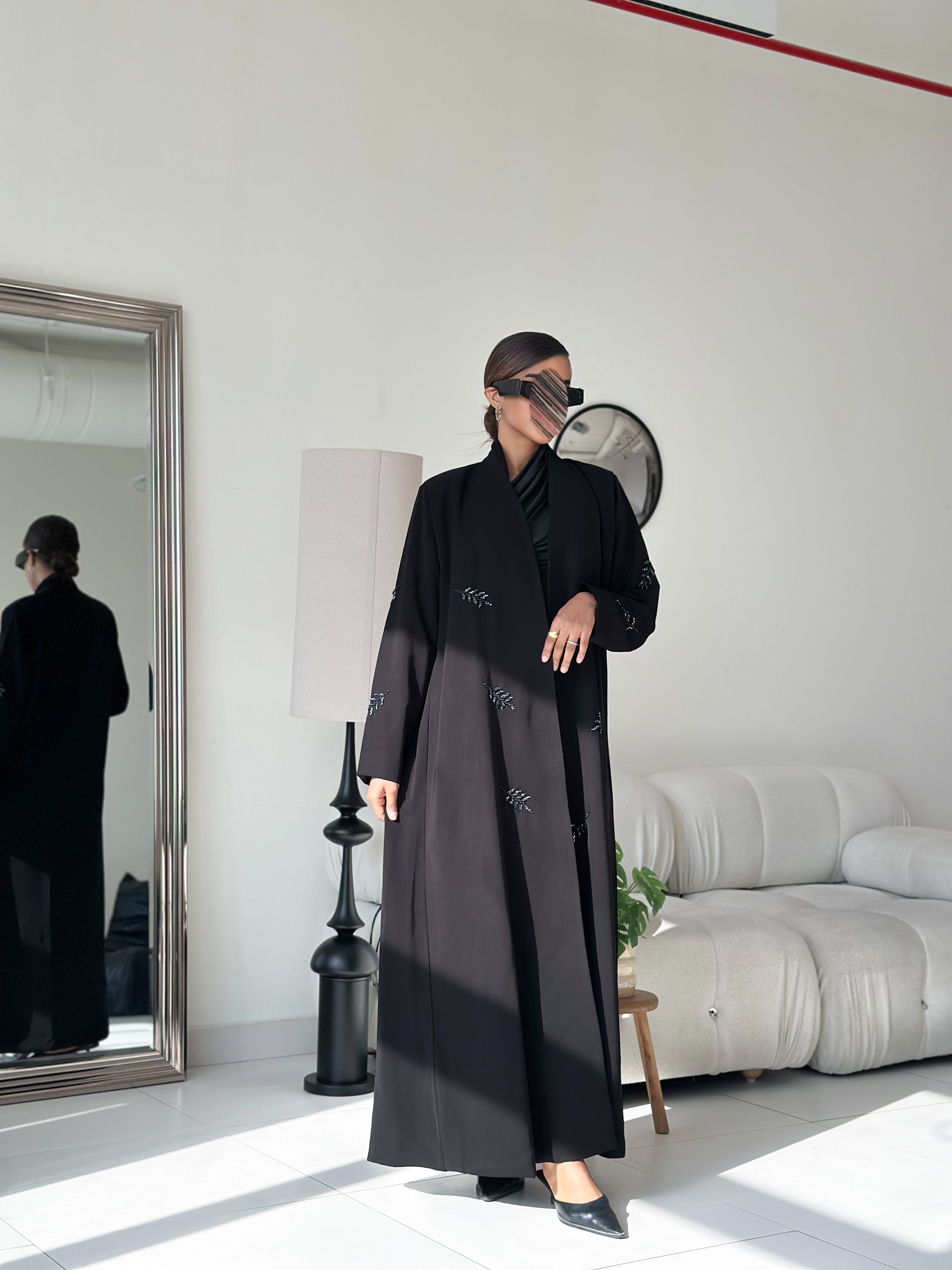 MW1794 - عباية قماش كوبرا شغل يدوي - Aya