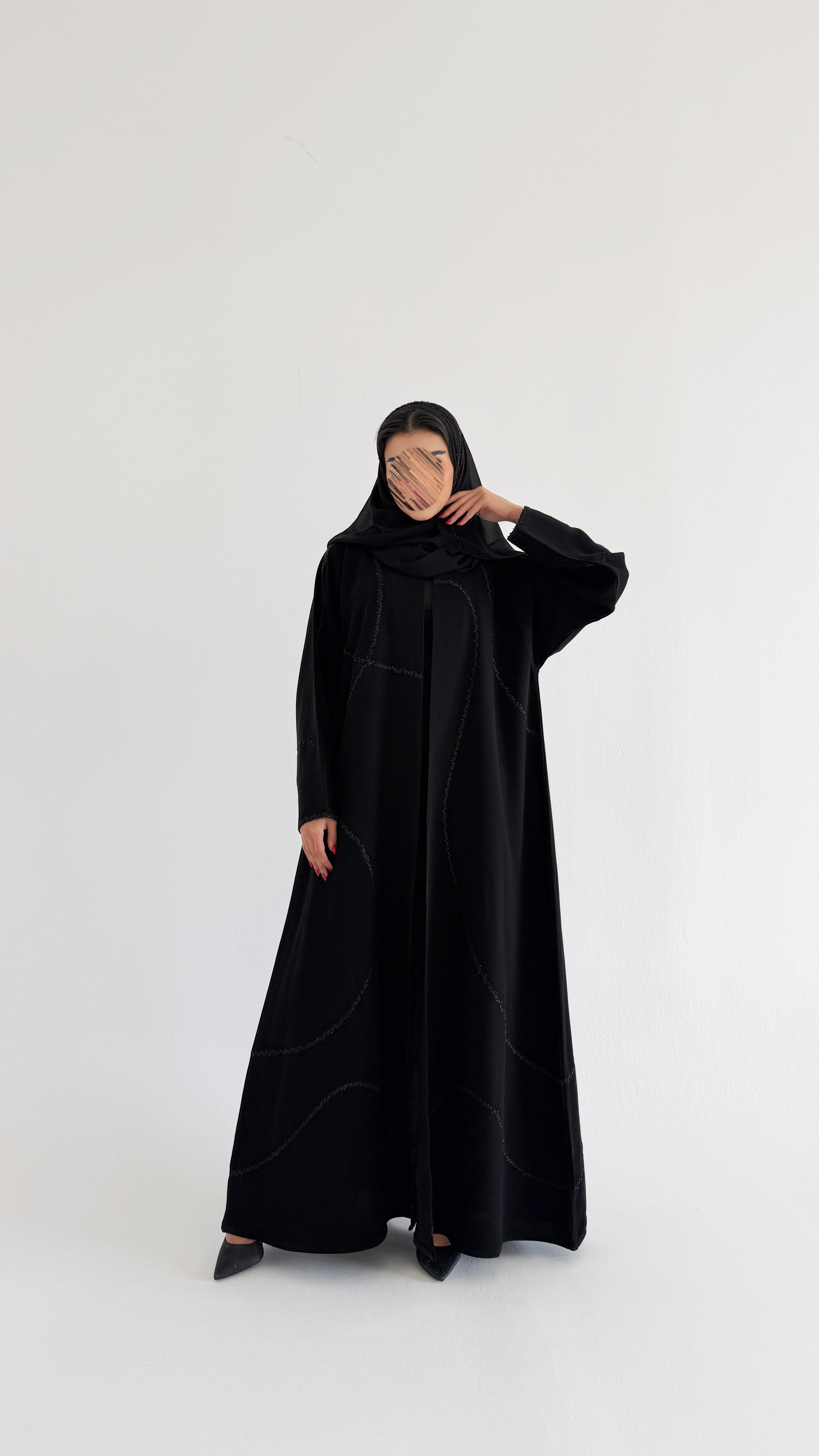 MW2047 - عبايه كريب مع اضافة تطريز شغل اليد - Aya