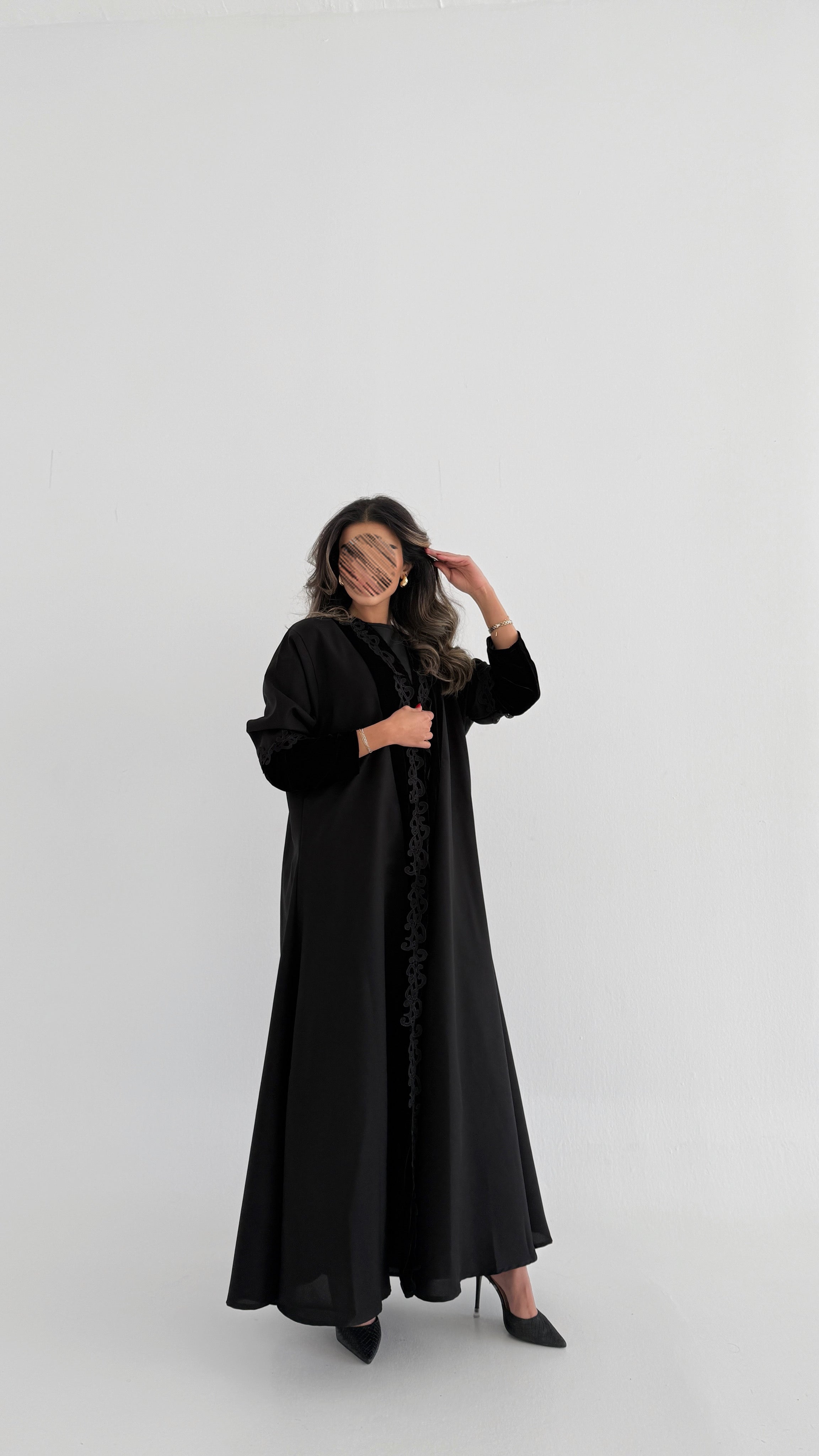 MW645 - Light Crepe Standing with Jacquard Half-Cloche