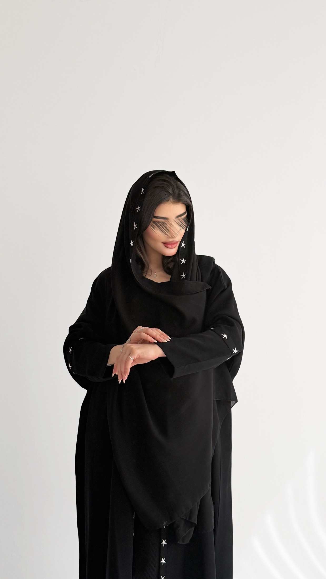 MWT1035 - عبايه اسود بتطريز نجوم - Aya