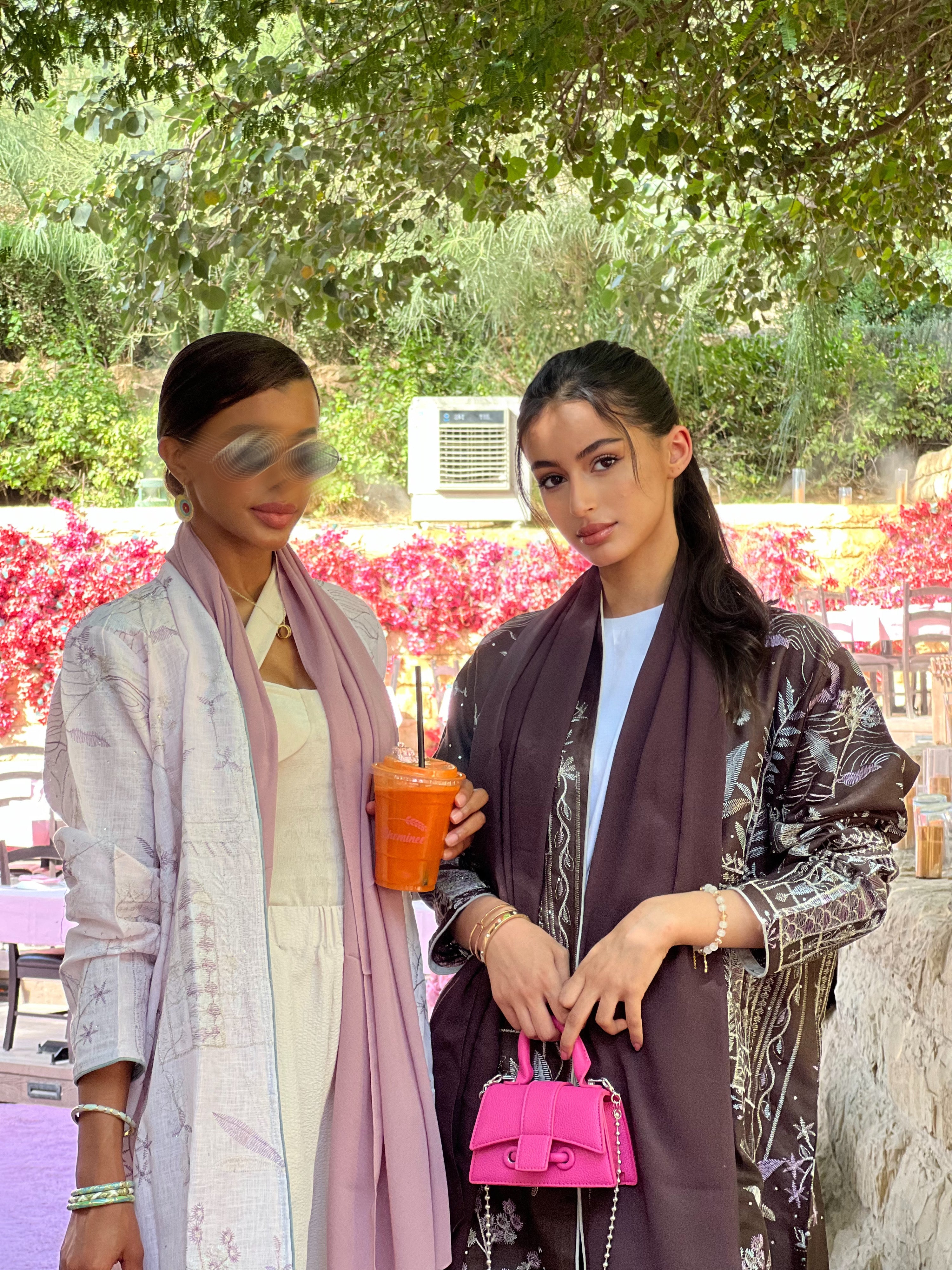 MW1378 - عباية لينن مطرزة باللون الوردي - Aya