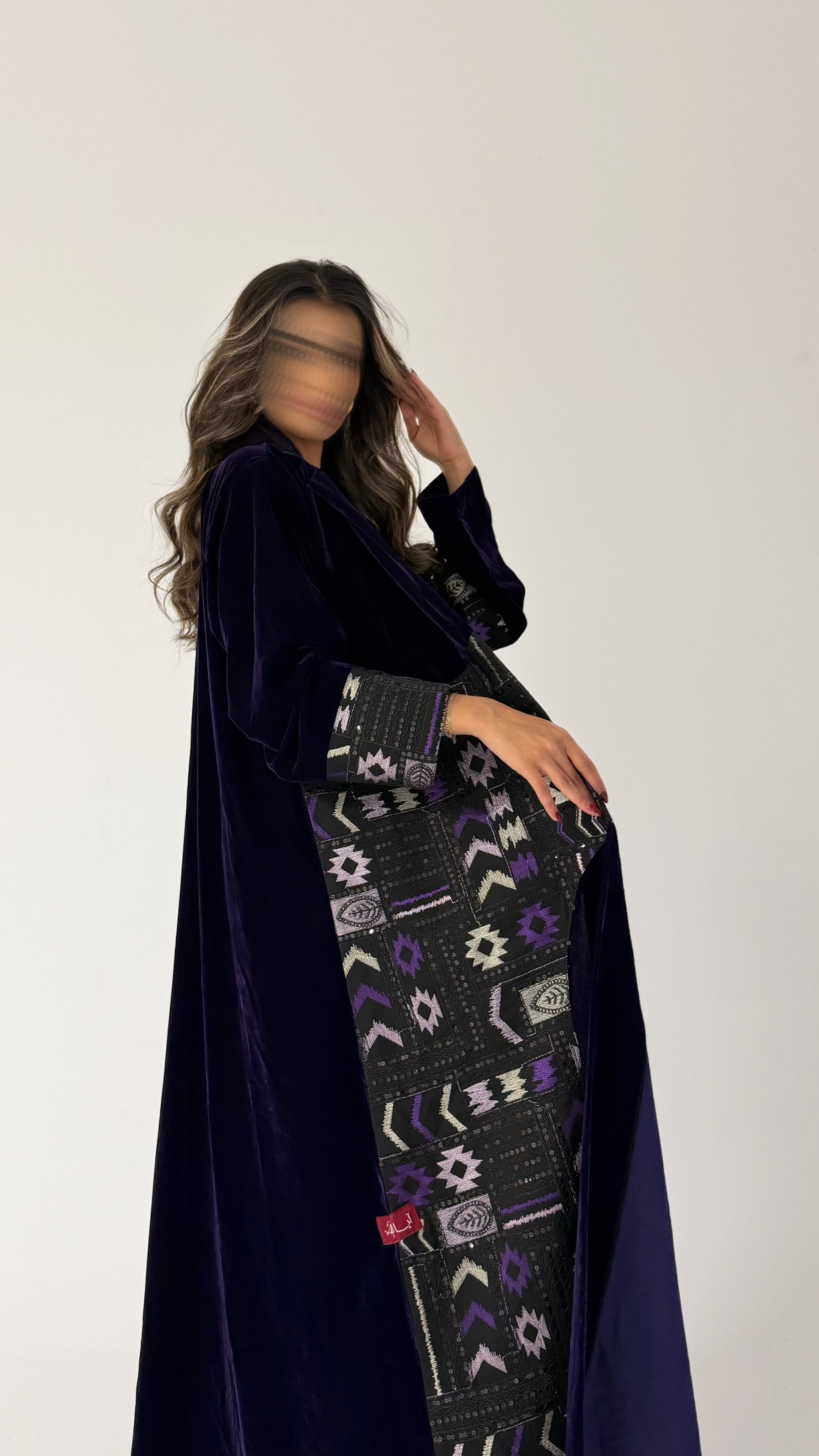 MWT544 - عباية مخمل موف مع تطريز هندي - Aya
