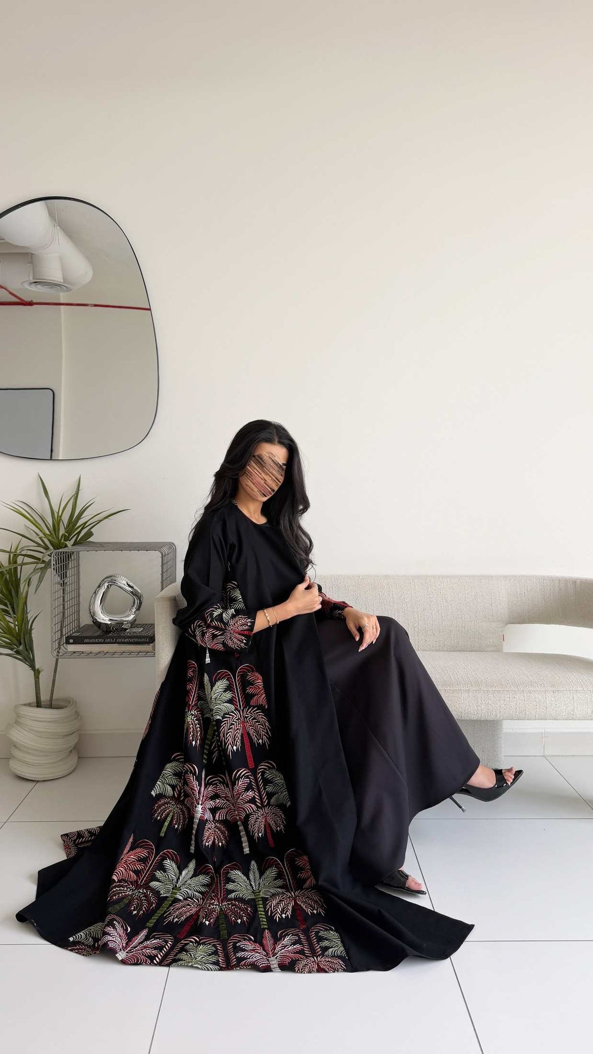 MWT4023 - عبايه بزخارف النخل - Aya