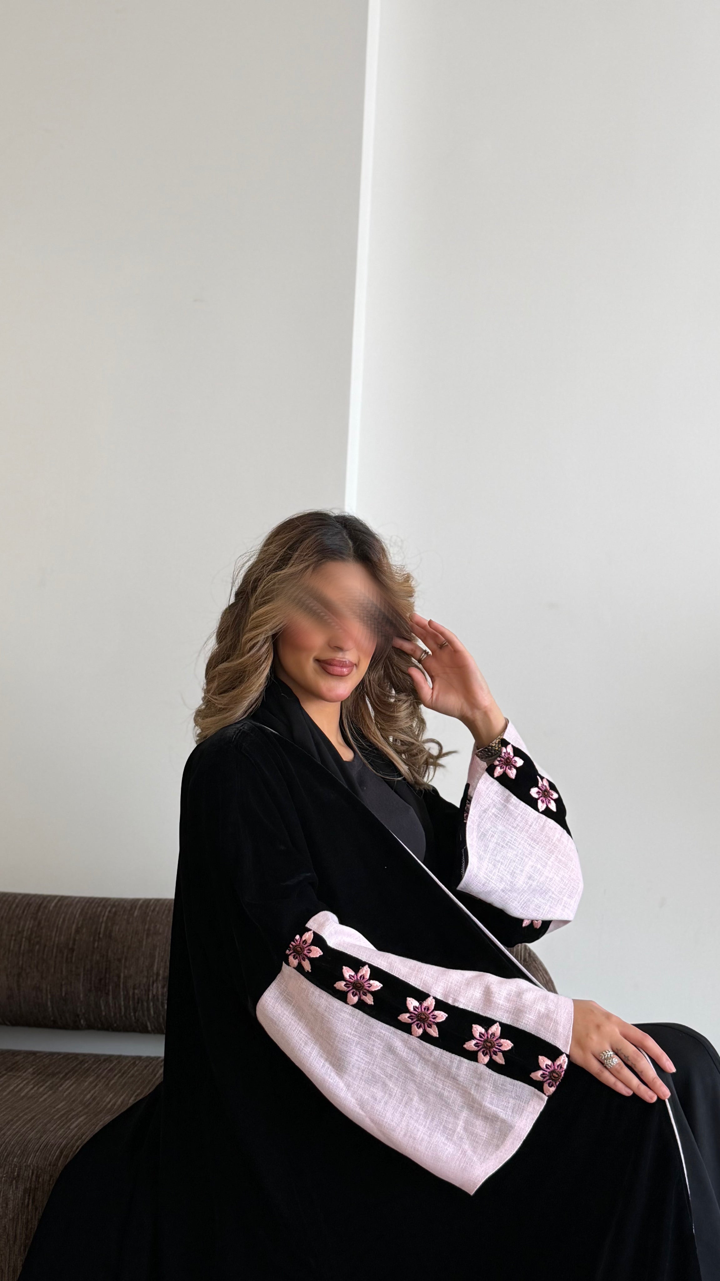 MW1796 - عباية مخمل تطريز كمبيوتر - Aya