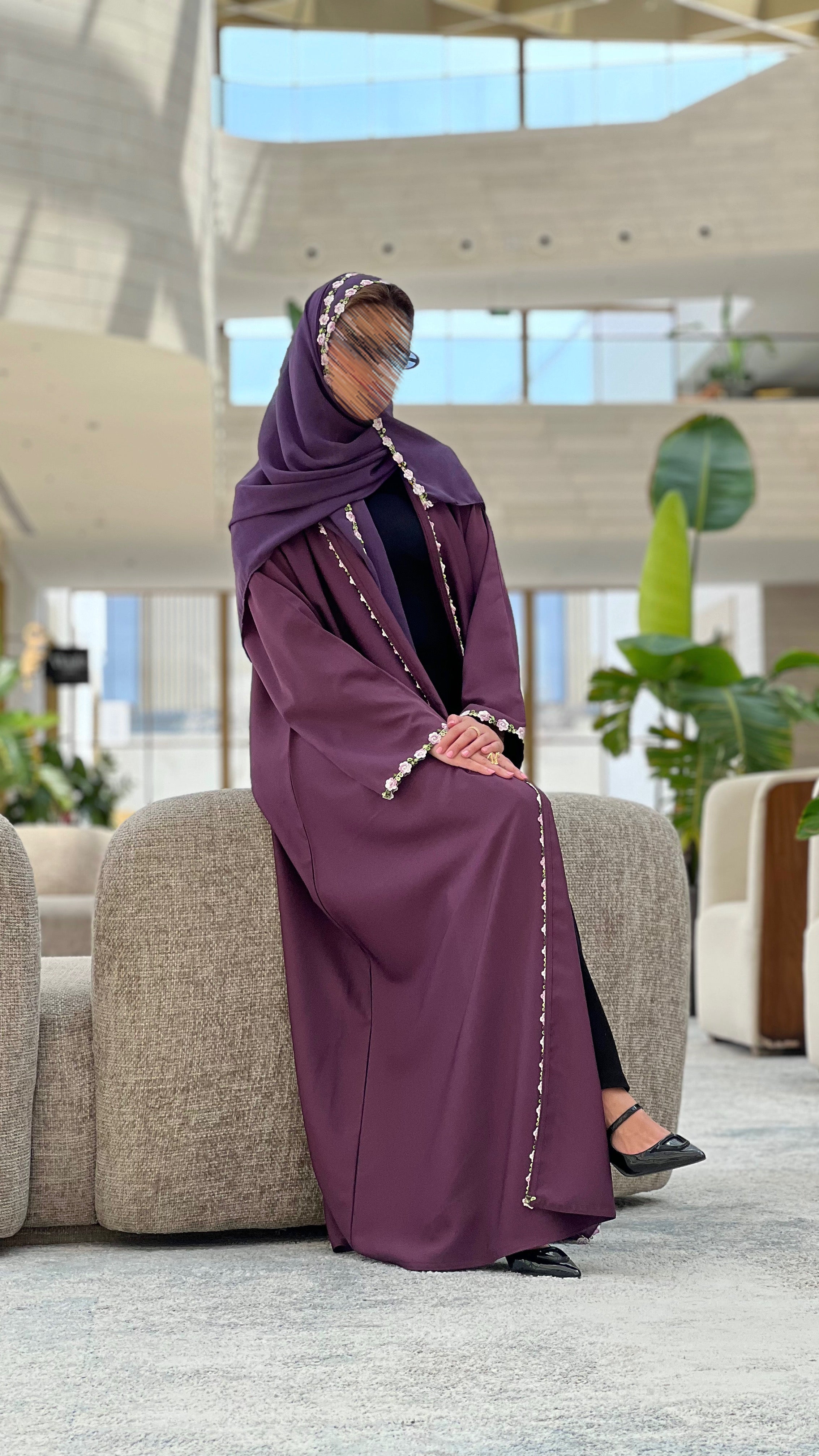 MWT334 - عباية موفي مع اطراف ورد - Aya