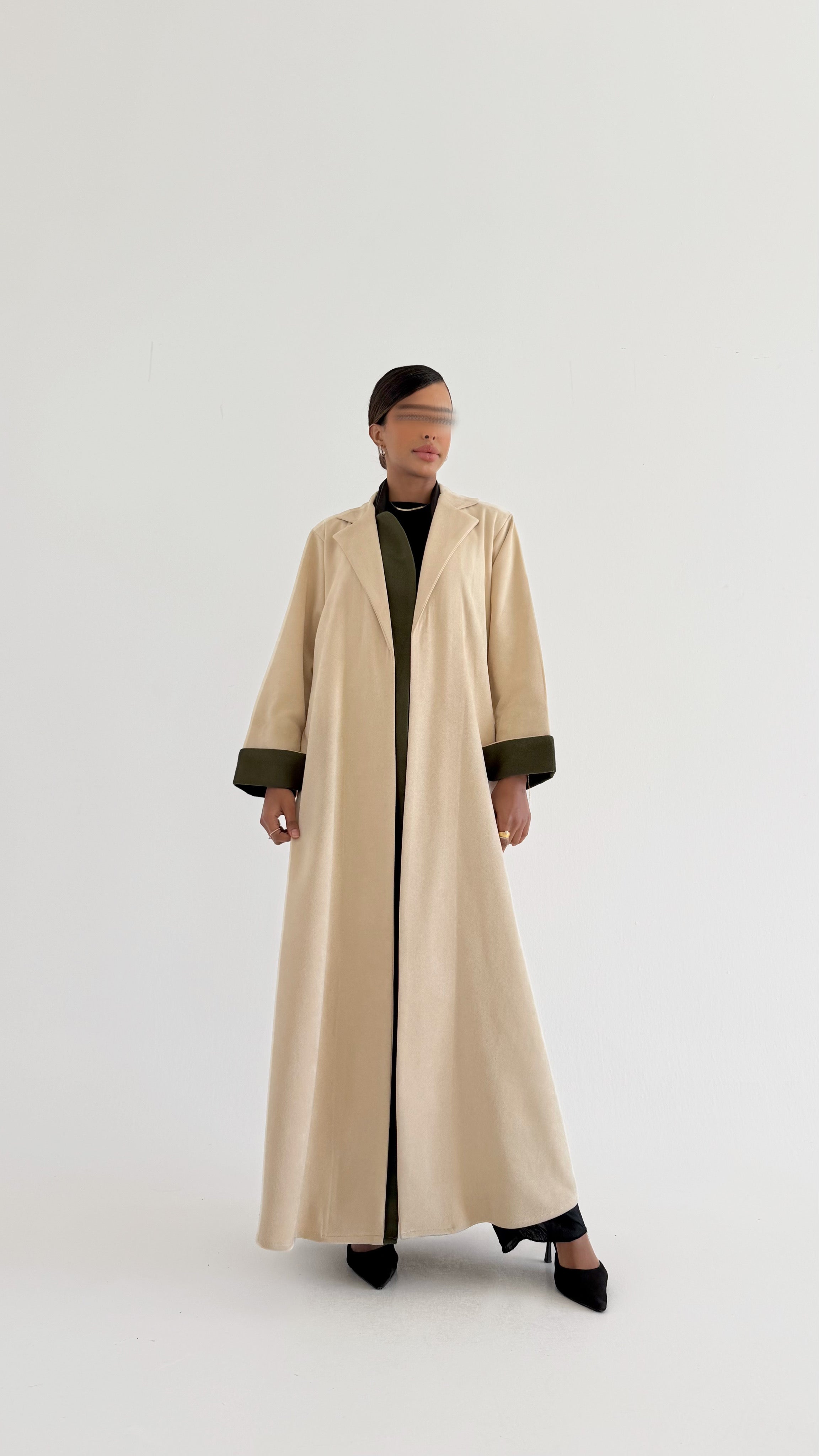 MW645 - Light Crepe Standing with Jacquard Half-Cloche