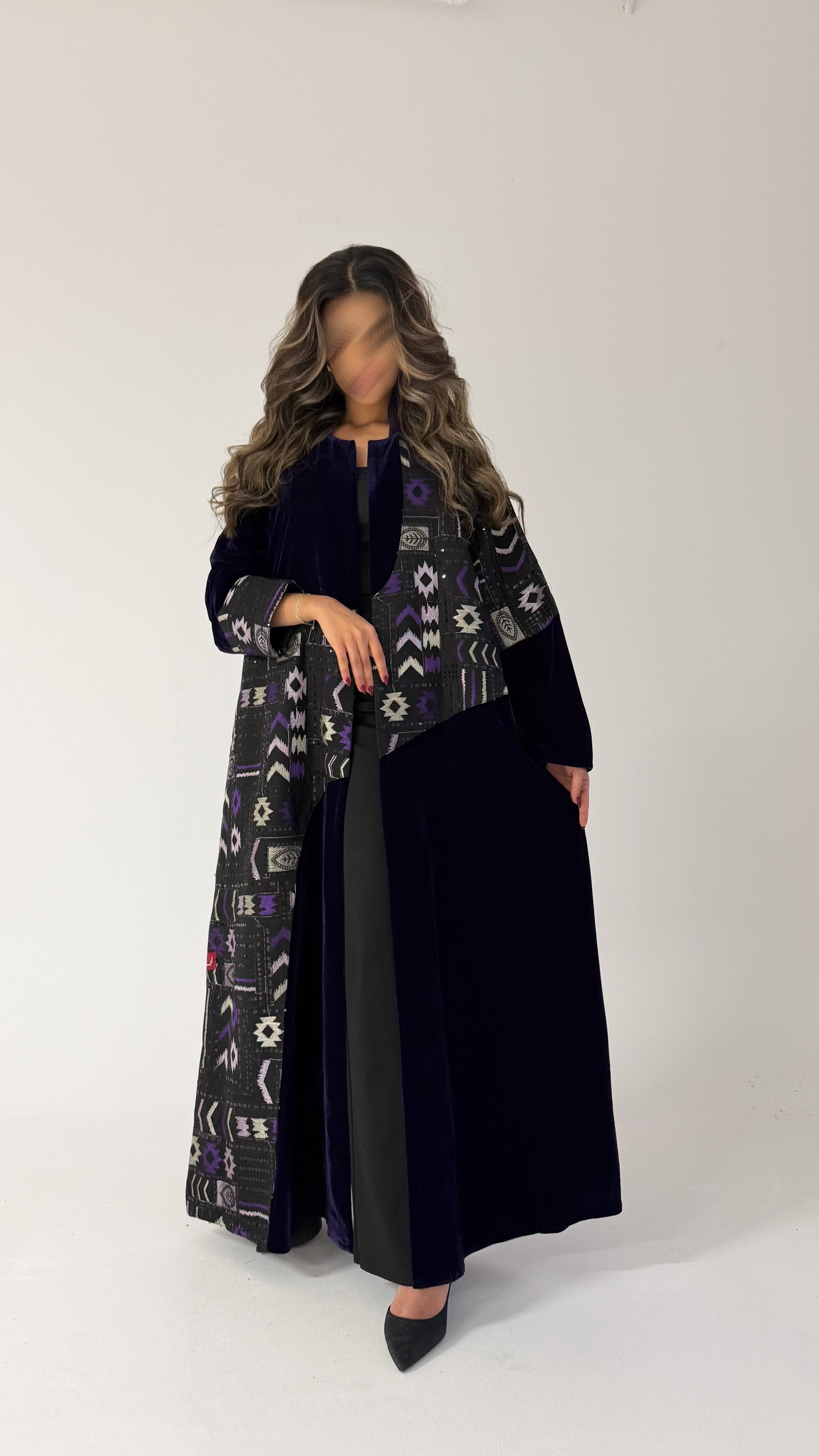 MWT544 - عباية مخمل موف مع تطريز هندي - Aya