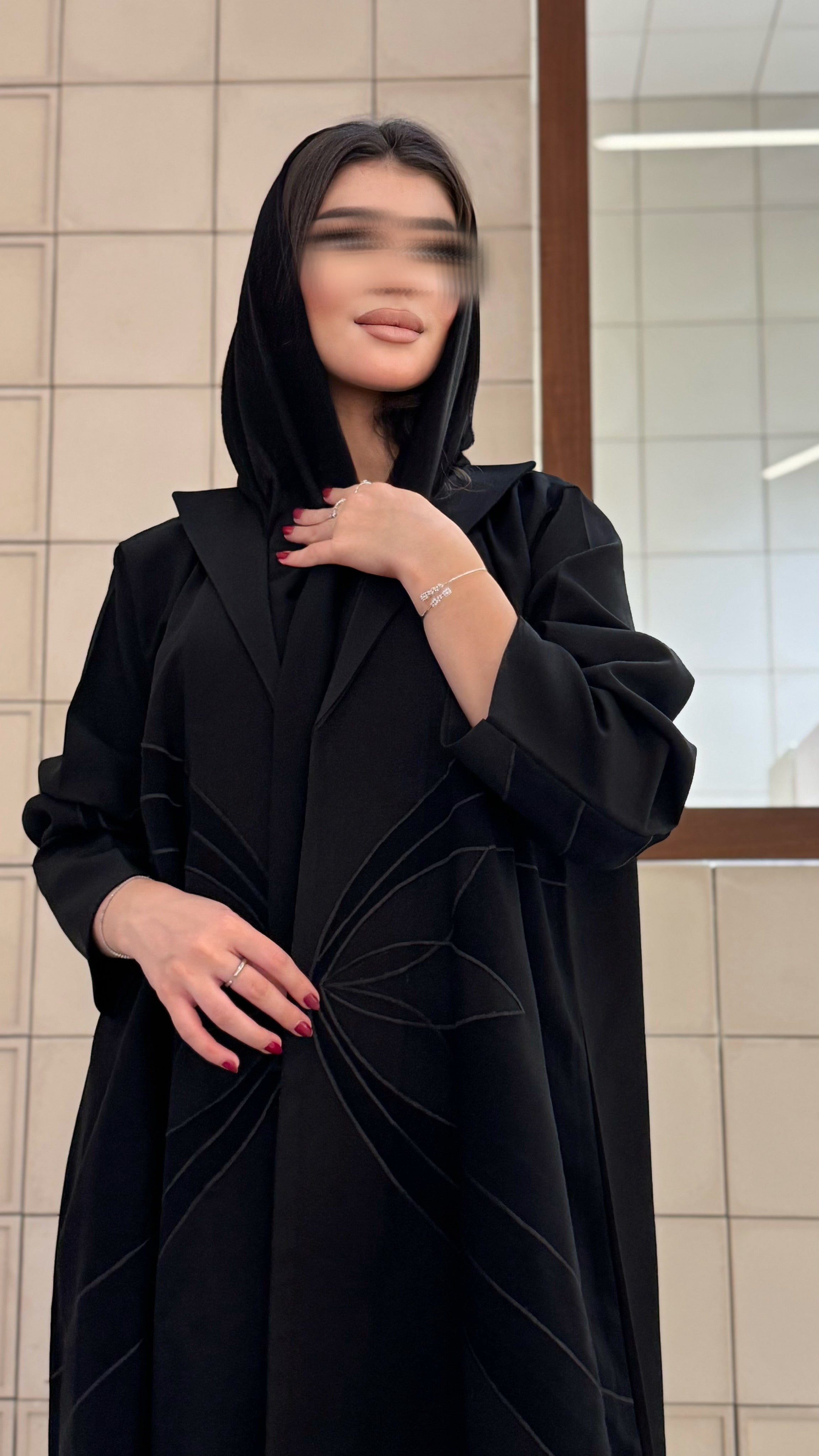 MW1263 - عباية سوداء رسمية مع تطريز ورد - Aya