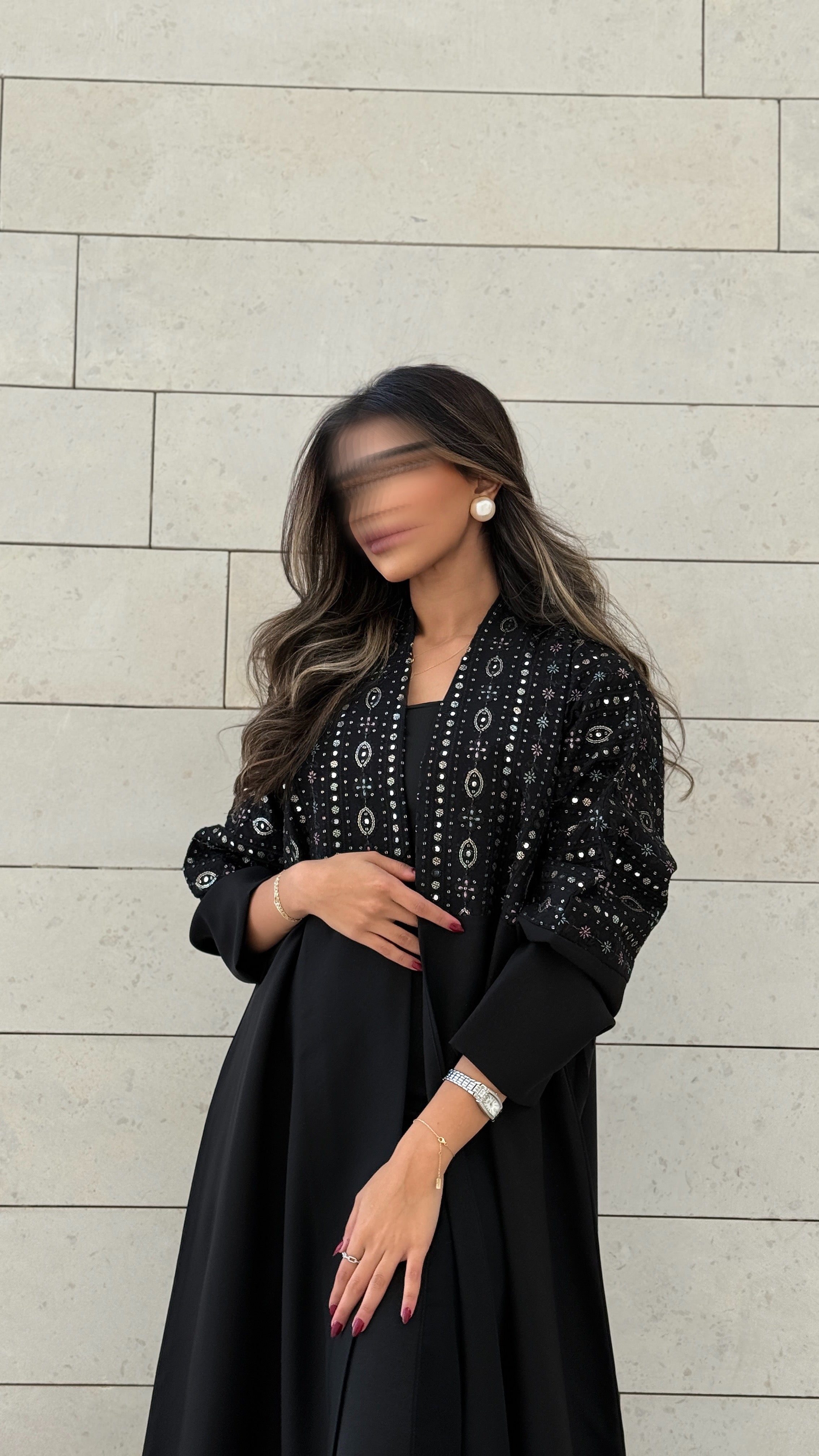 MWT585 - عباية سوداء بتطريز من الأسفل والصدر - Aya