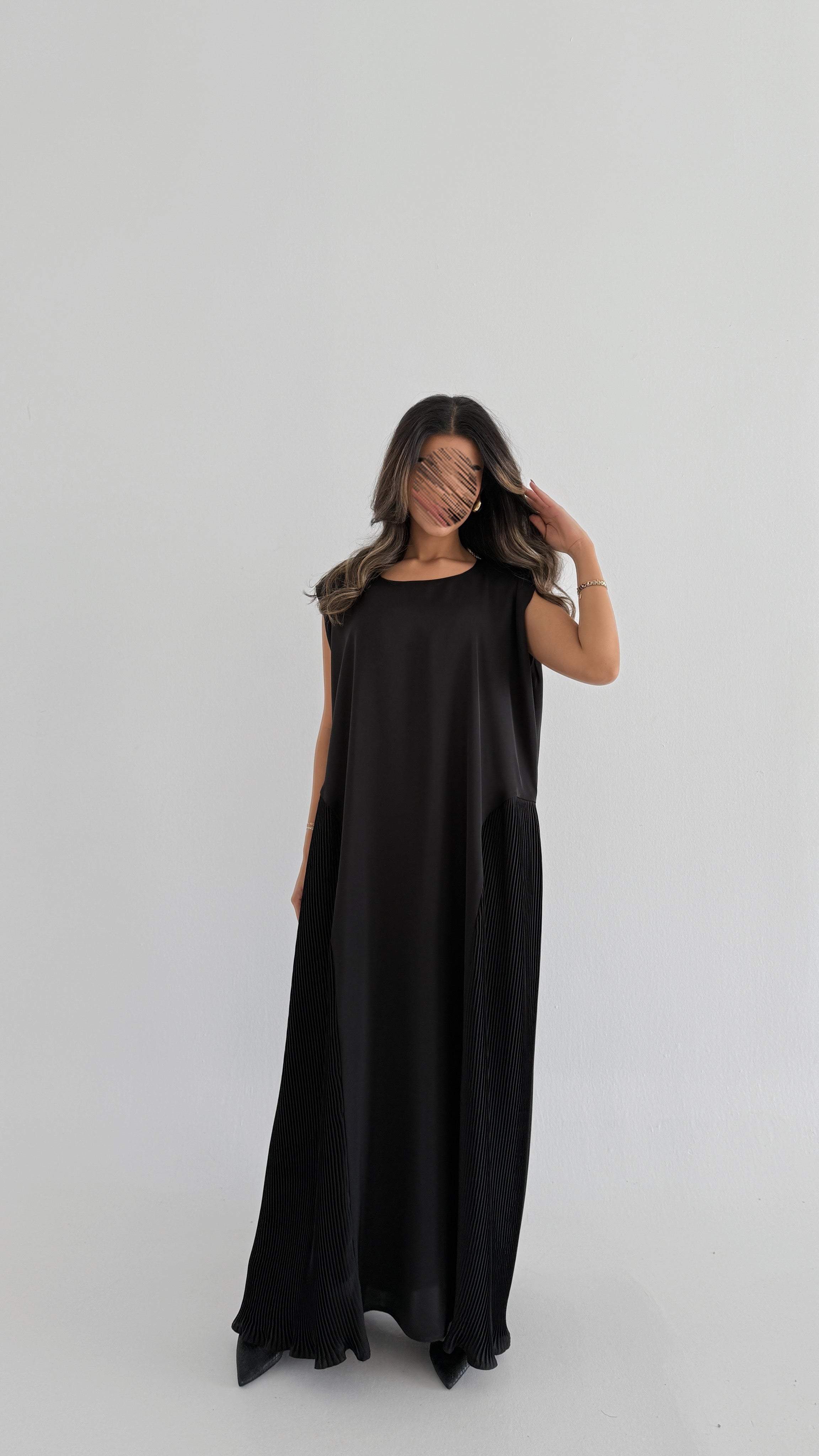 MW645 - Light Crepe Standing with Jacquard Half-Cloche