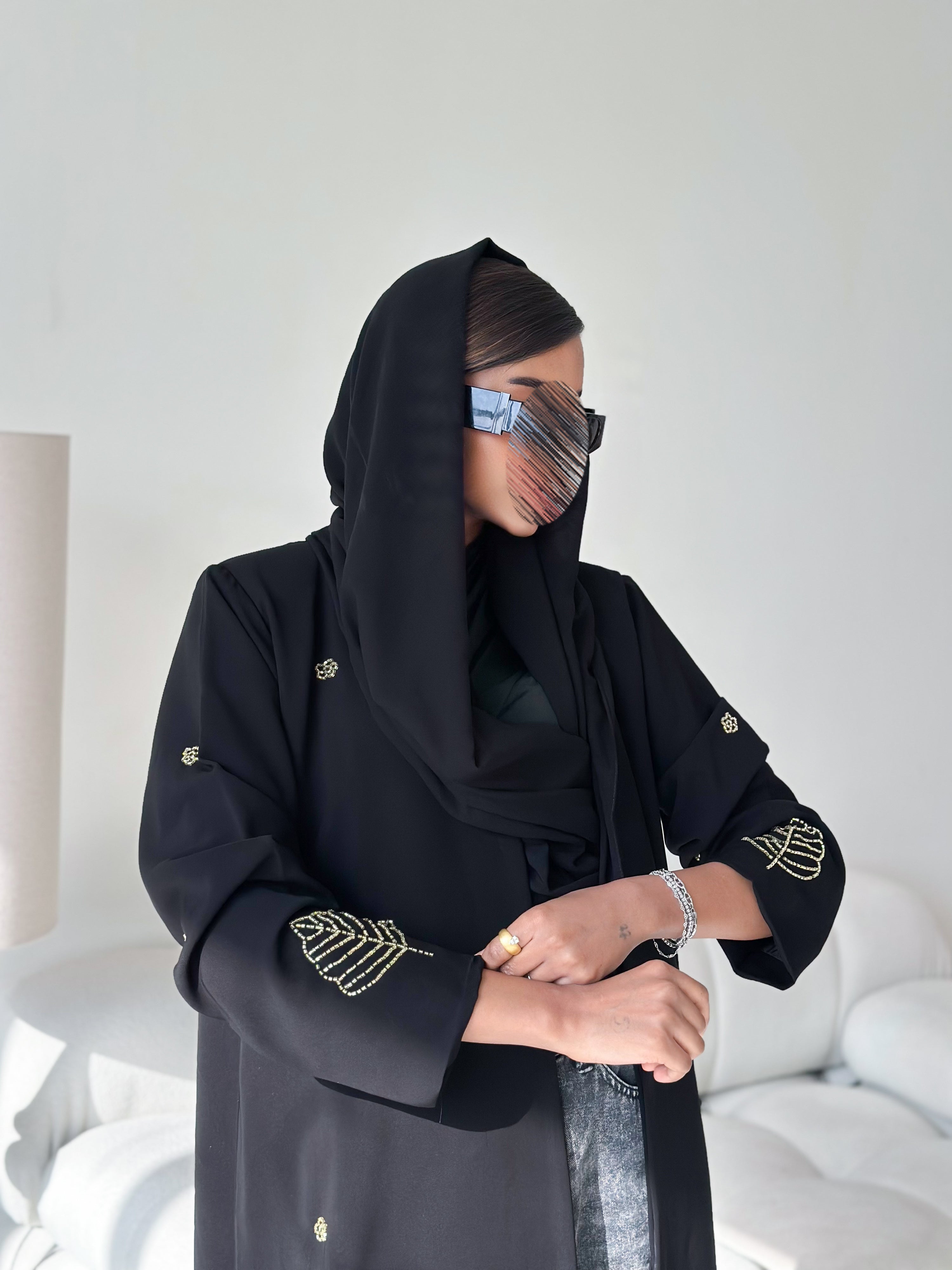 MW1795 - عباية قماش كوبرا شغل يدوي - Aya