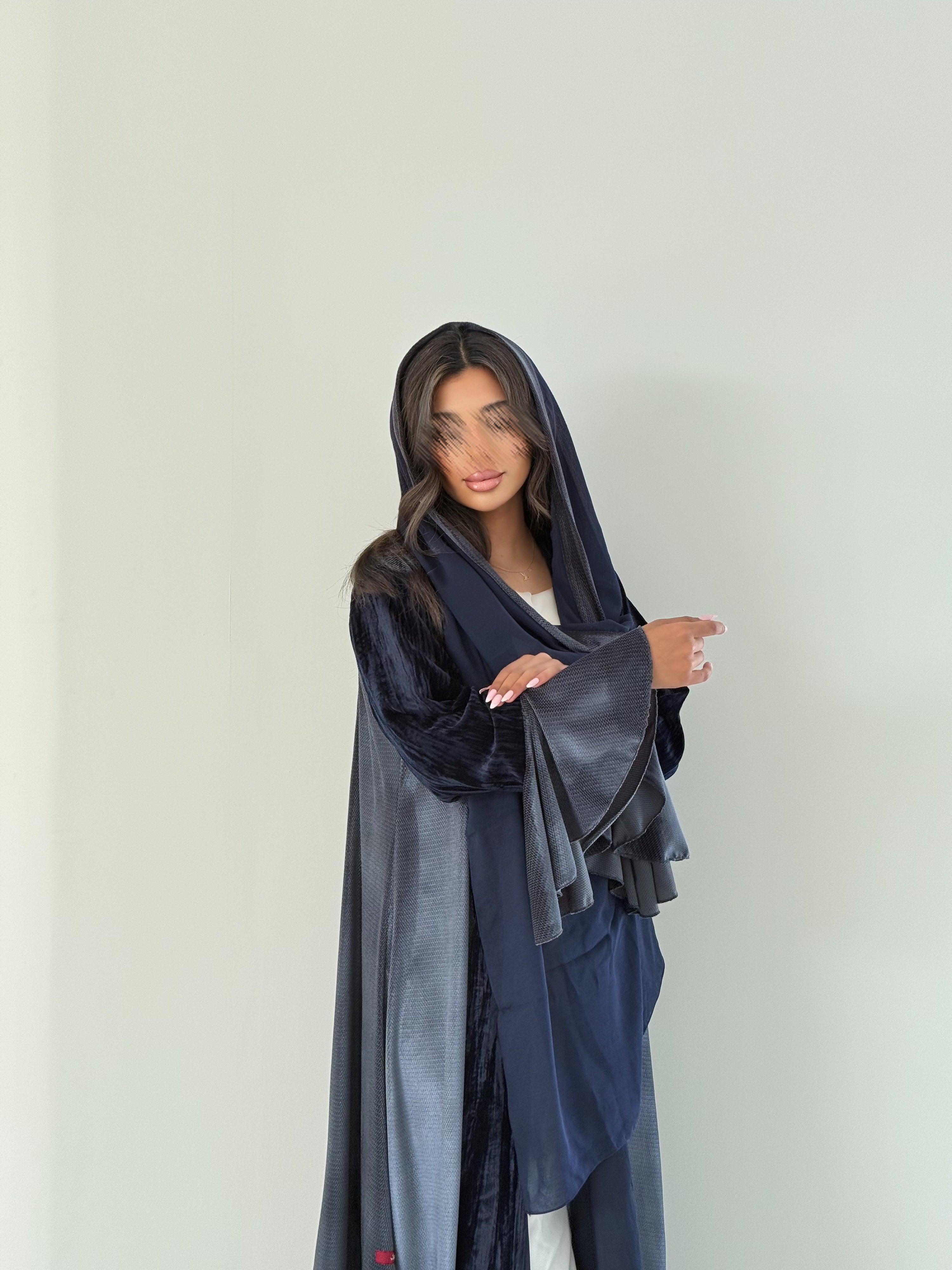 MW645 - Light Crepe Standing with Jacquard Half-Cloche