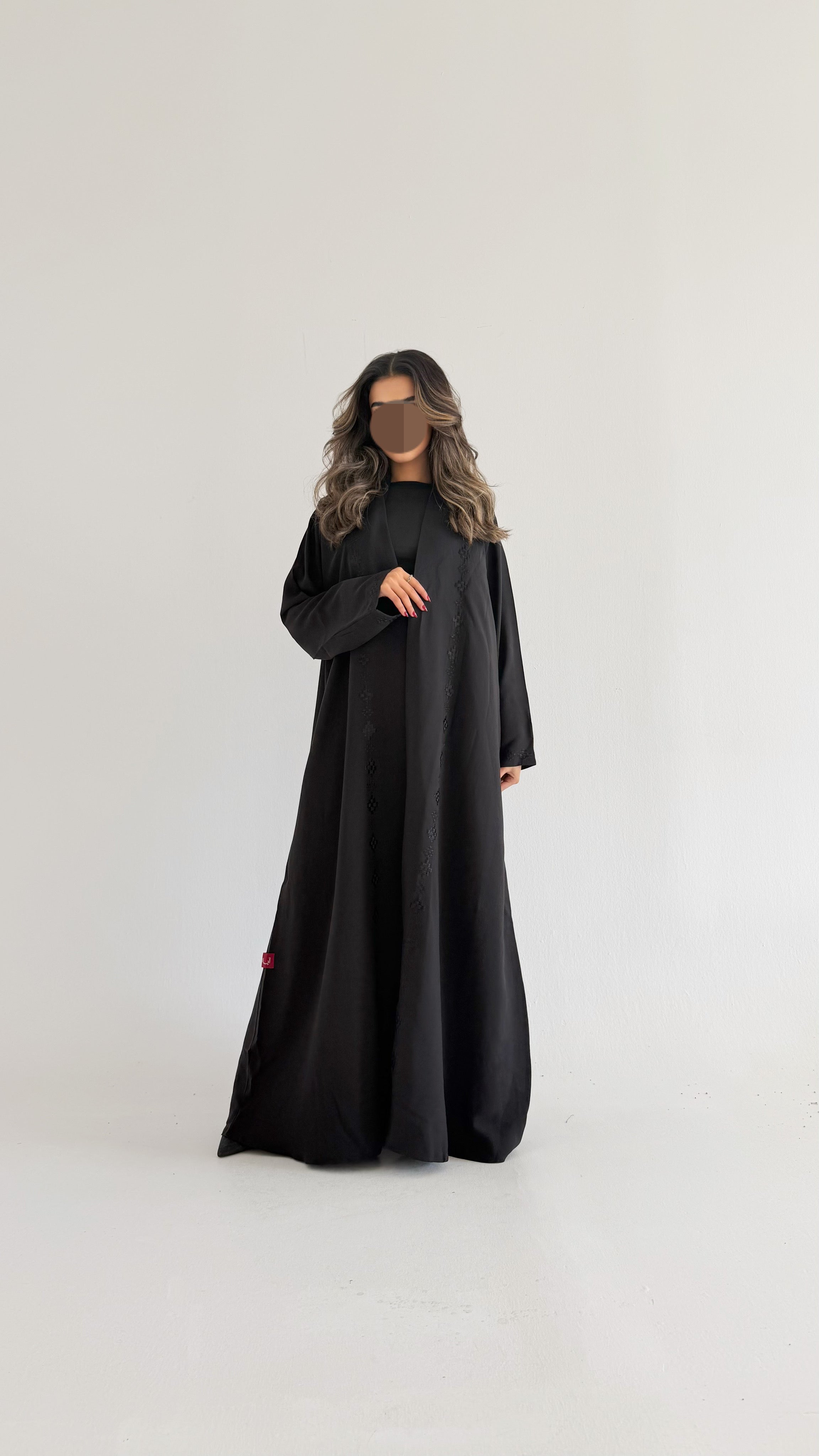 MWT656 - عباية تطريز كريب رصاصي