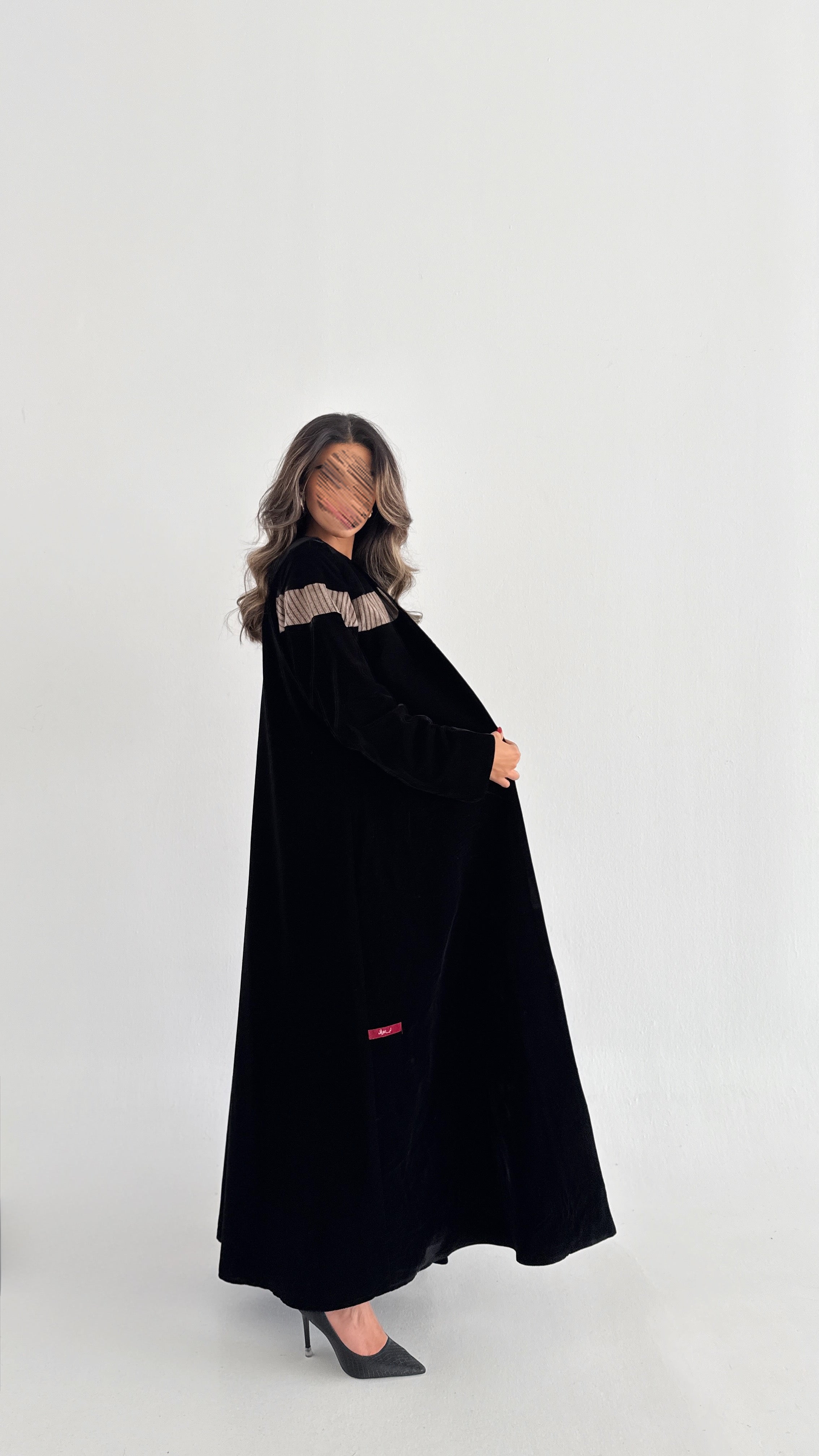 MW645 - Light Crepe Standing with Jacquard Half-Cloche