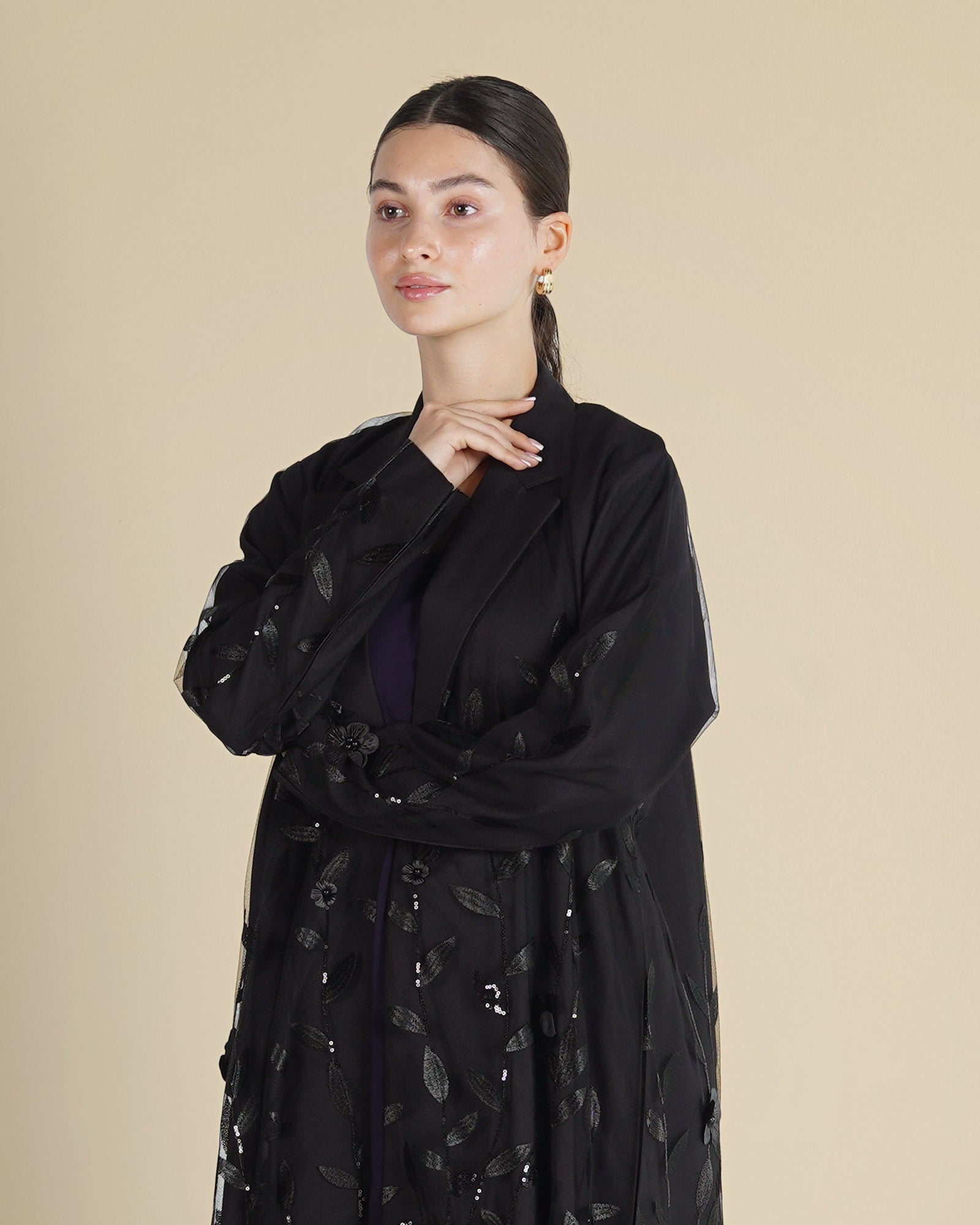 MW645 - Light Crepe Standing with Jacquard Half-Cloche