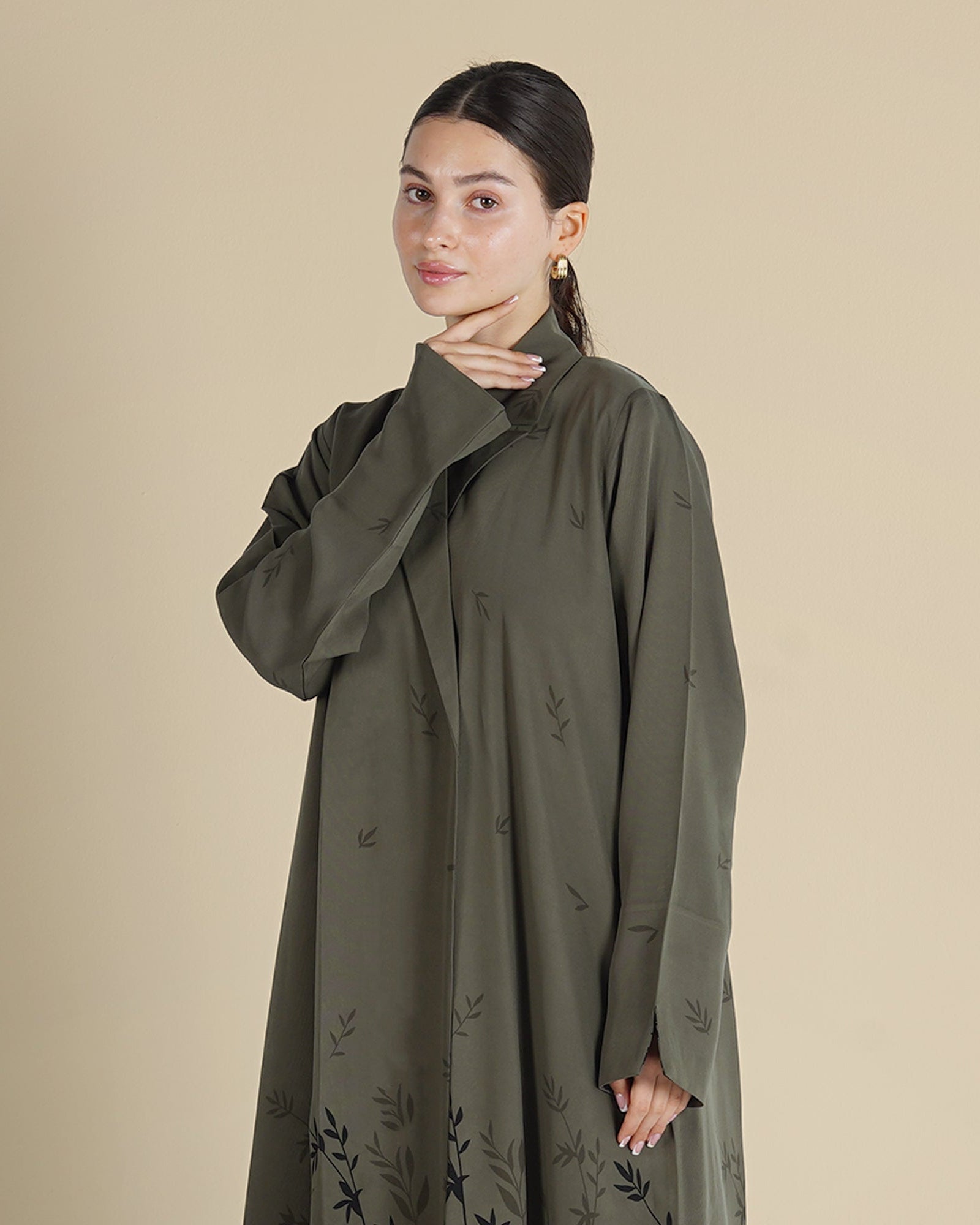 MW1290 - عباية زيتية بطبعة مشجرة - Aya