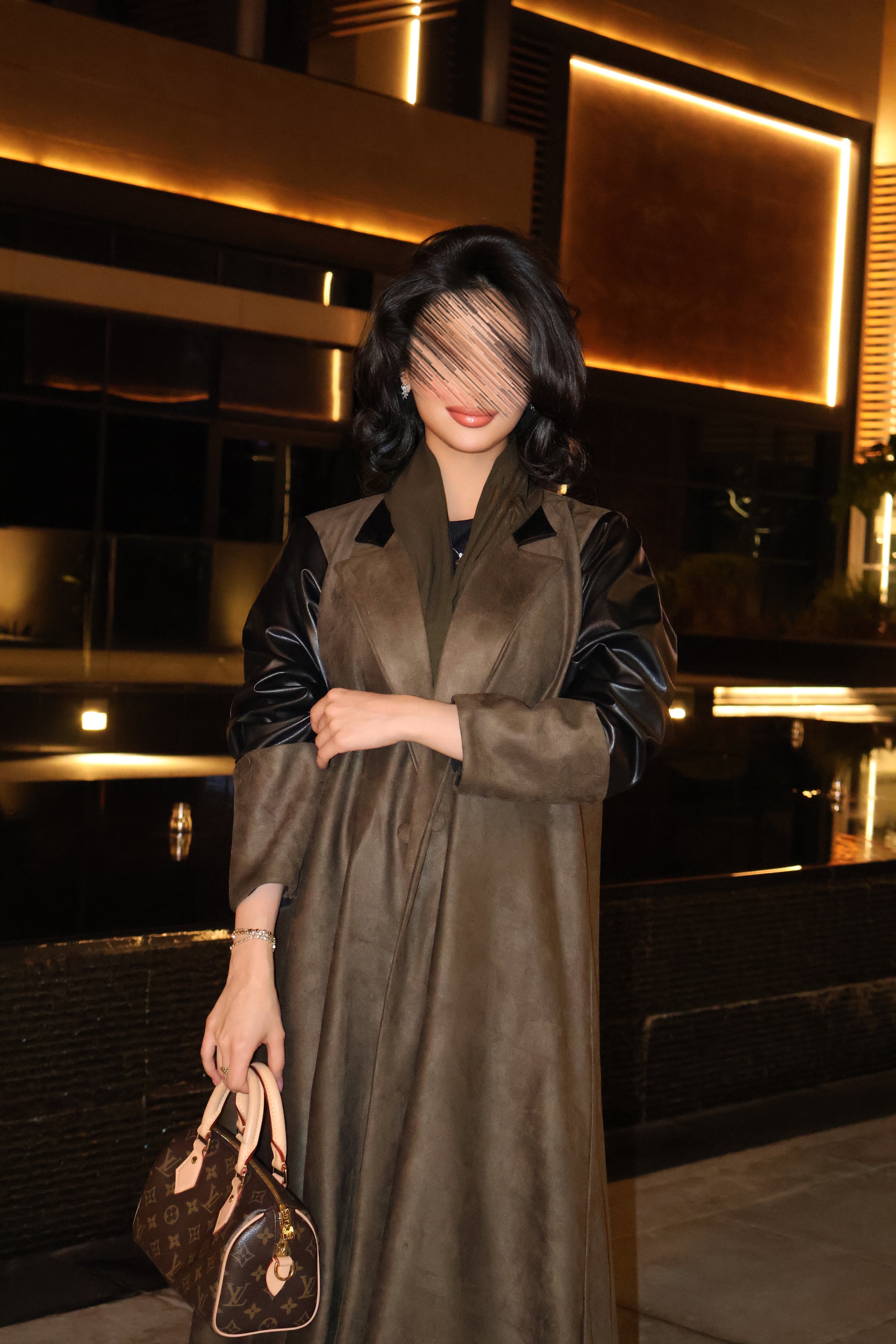 MWT670 - عباية شامواه مع تدخيلة جلد - Aya