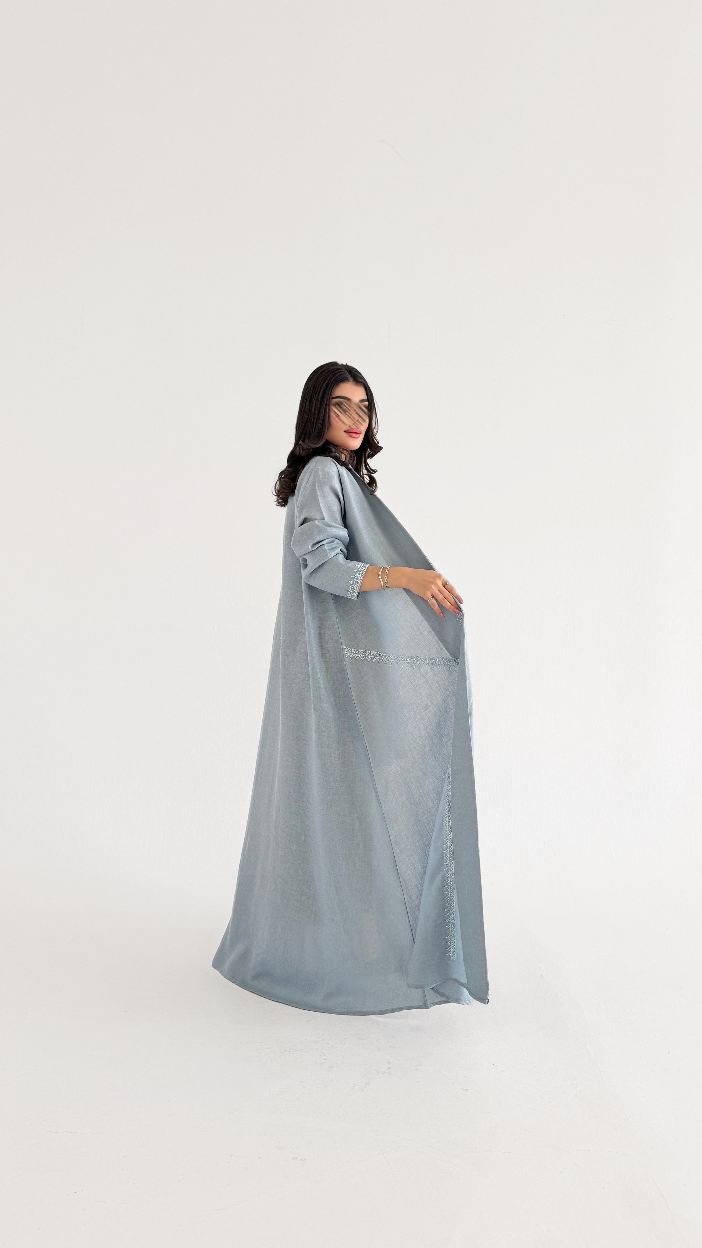 MW2125 - عباية لينن أنيقة بقصّة هينك عصرية - Aya