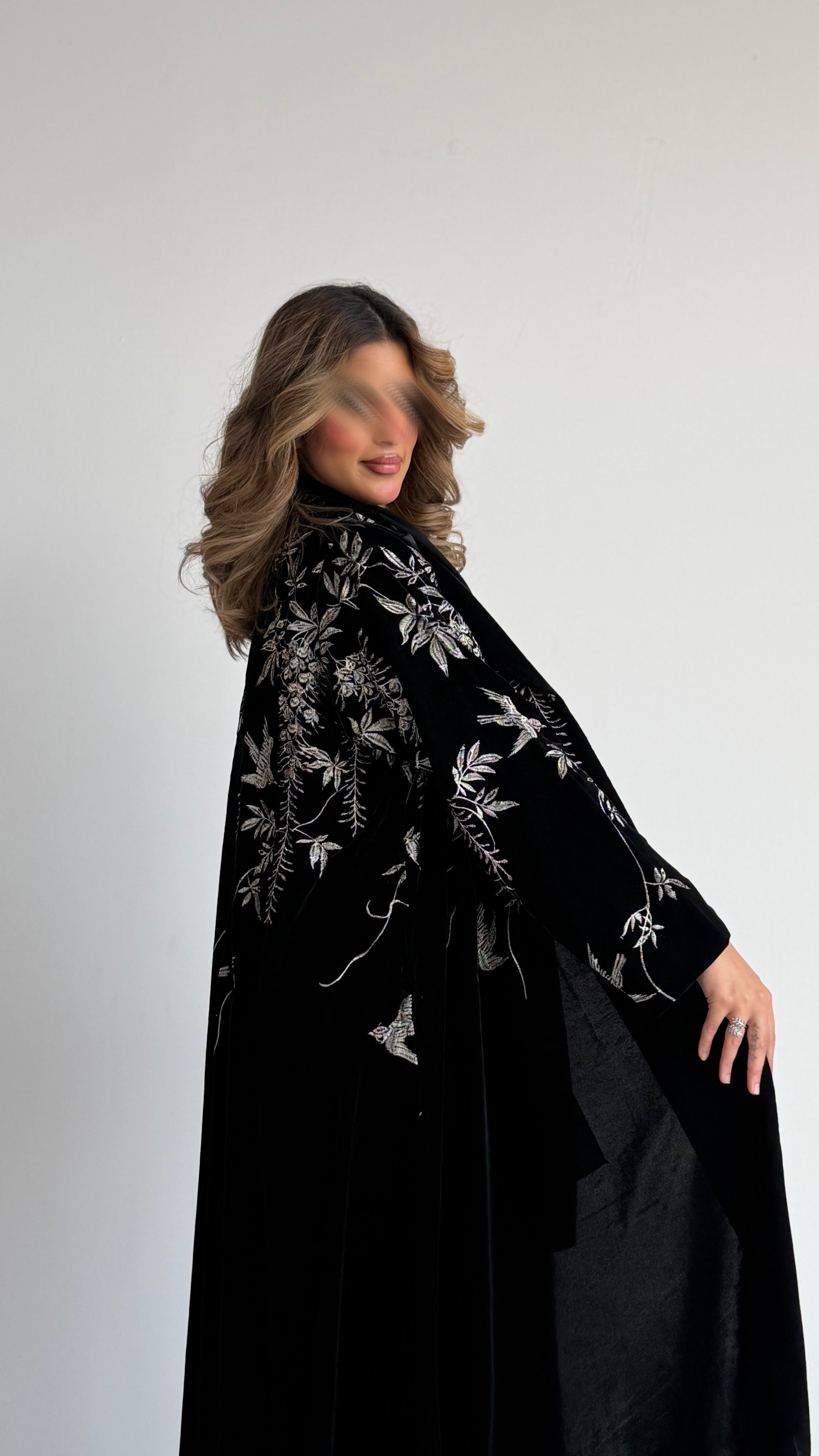 MWT547 - عباية مخمل مع تطريز فضي - Aya