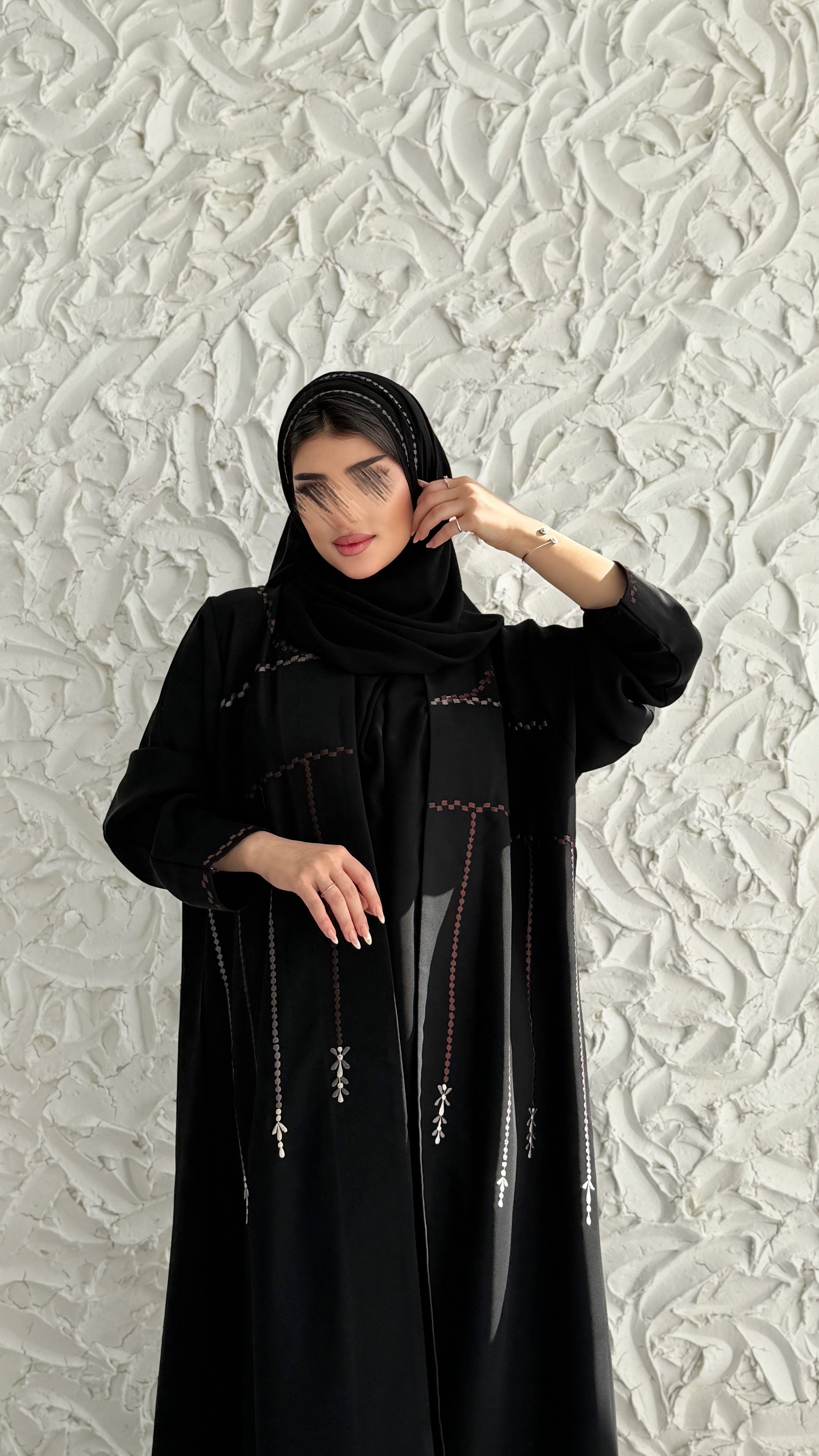 MWT1044 - عبايه اسود بتطريز - Aya