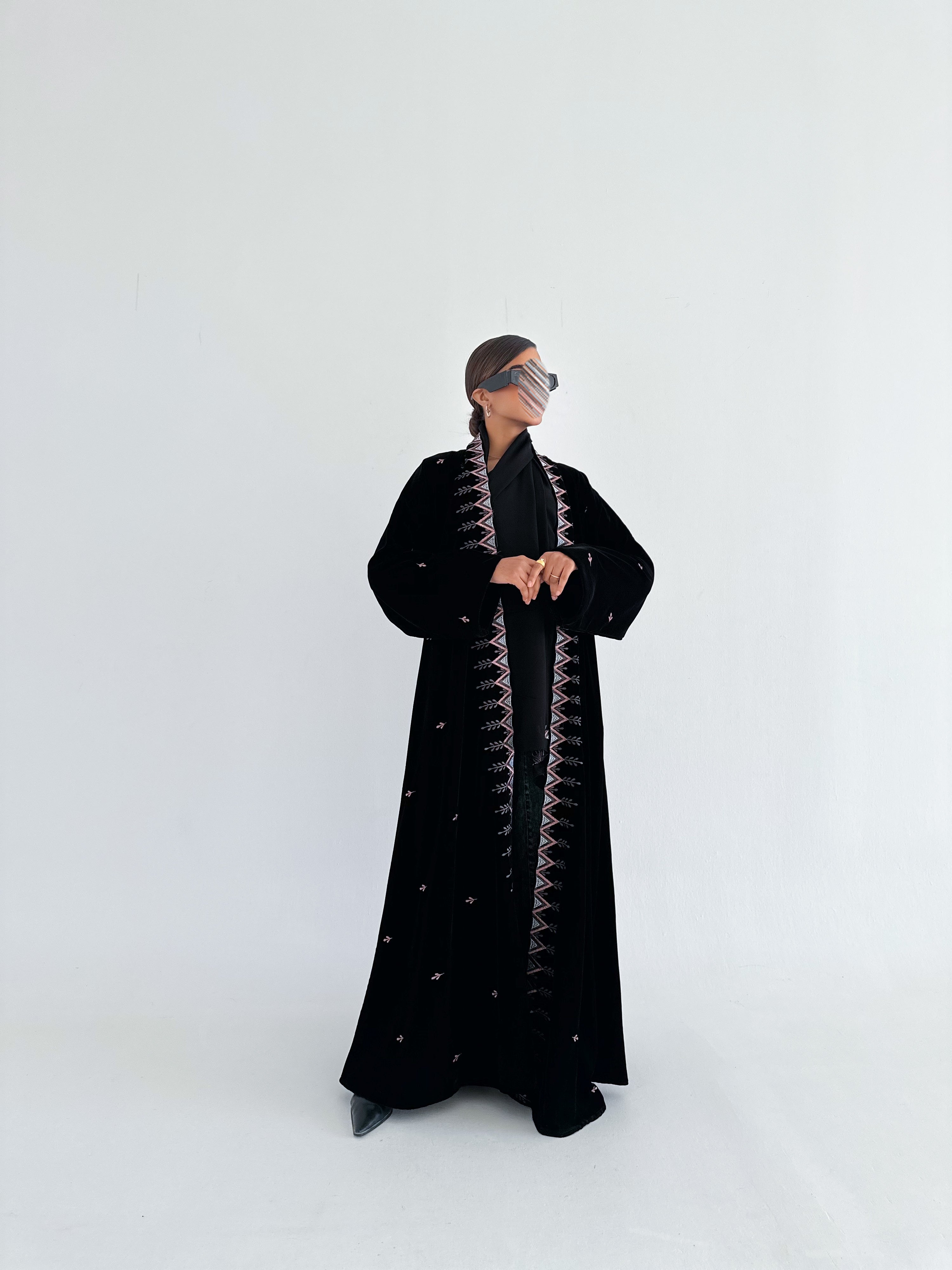 MW645 - Light Crepe Standing with Jacquard Half-Cloche