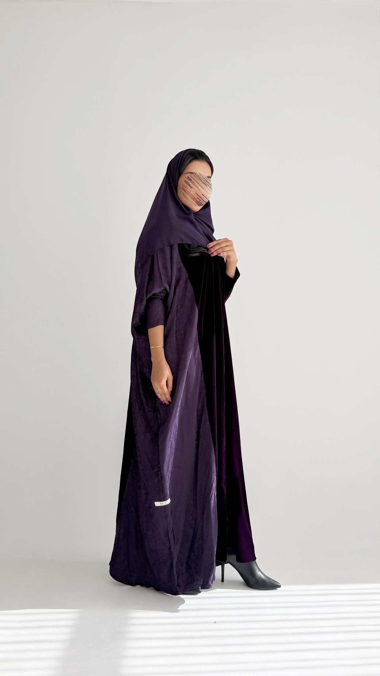 MWT761 - عباية مخمل مع جاكار حرير - Aya