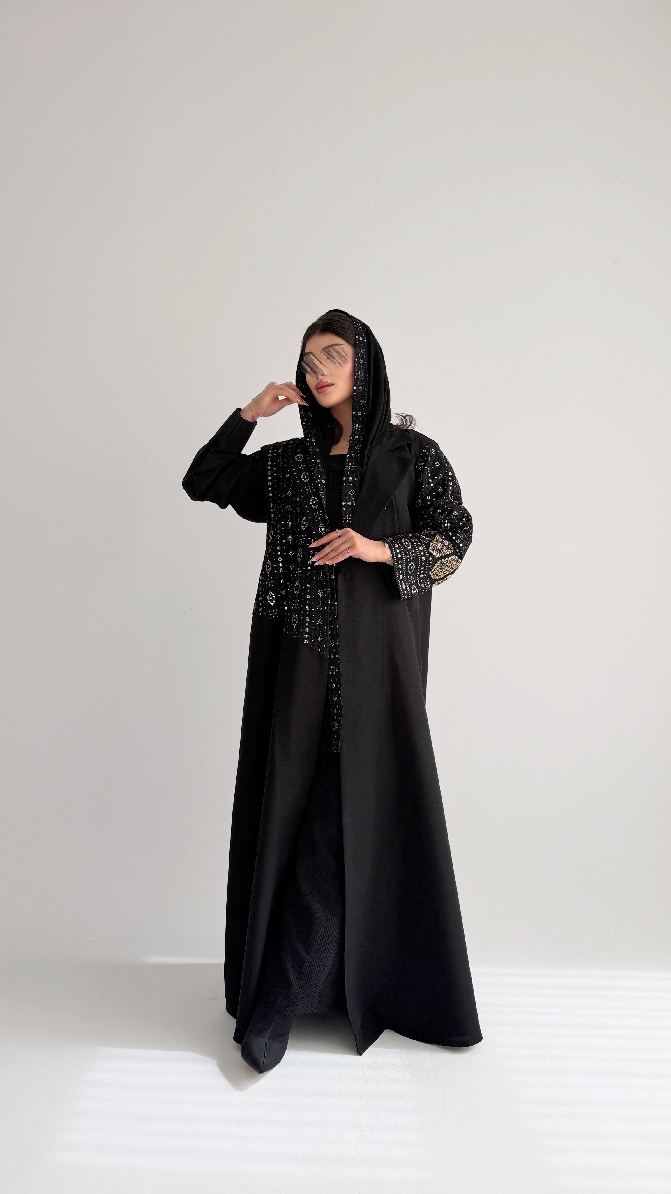 MWT1034 - عباية مع تدخيله لنن هندي - Aya