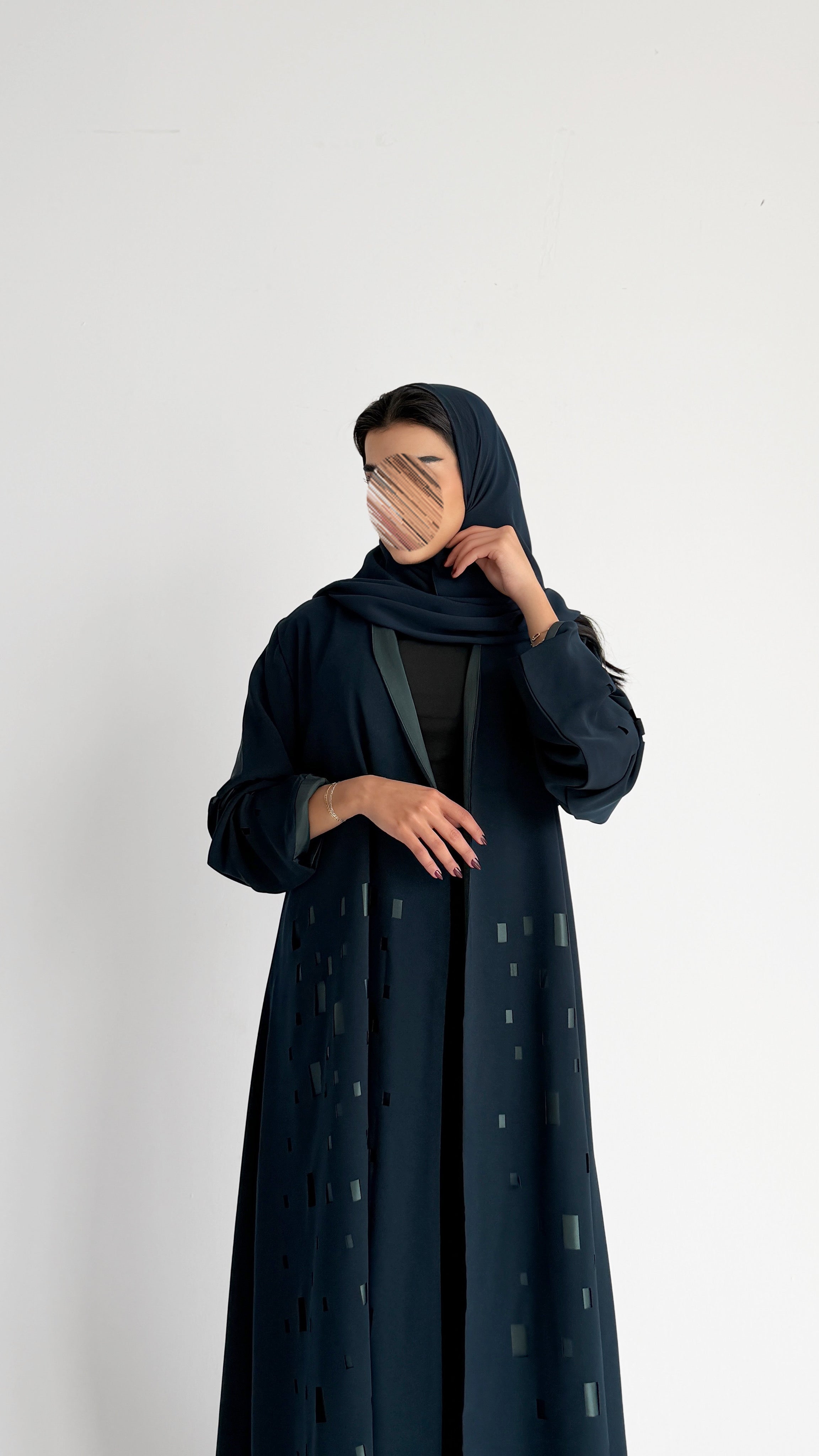 MW2066 - عباية نص كلوش بتقنية قص الليزر - Aya