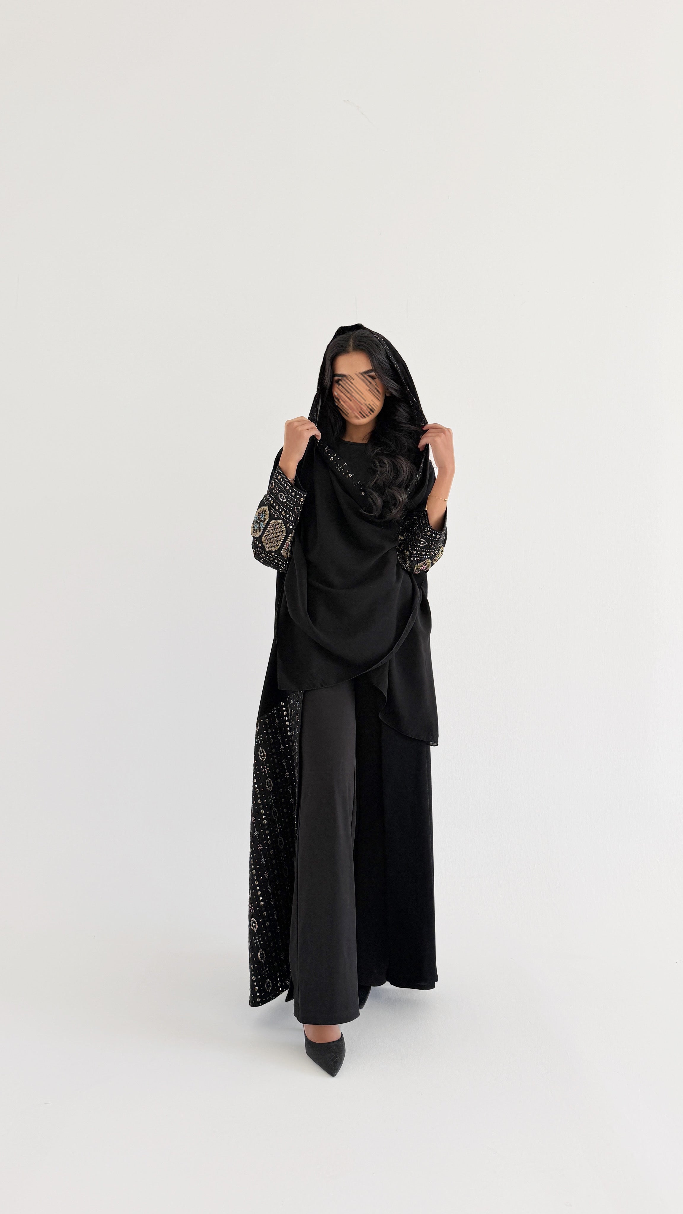 MWT1025 - عبايه بتدخيله لنن مطرز - Aya