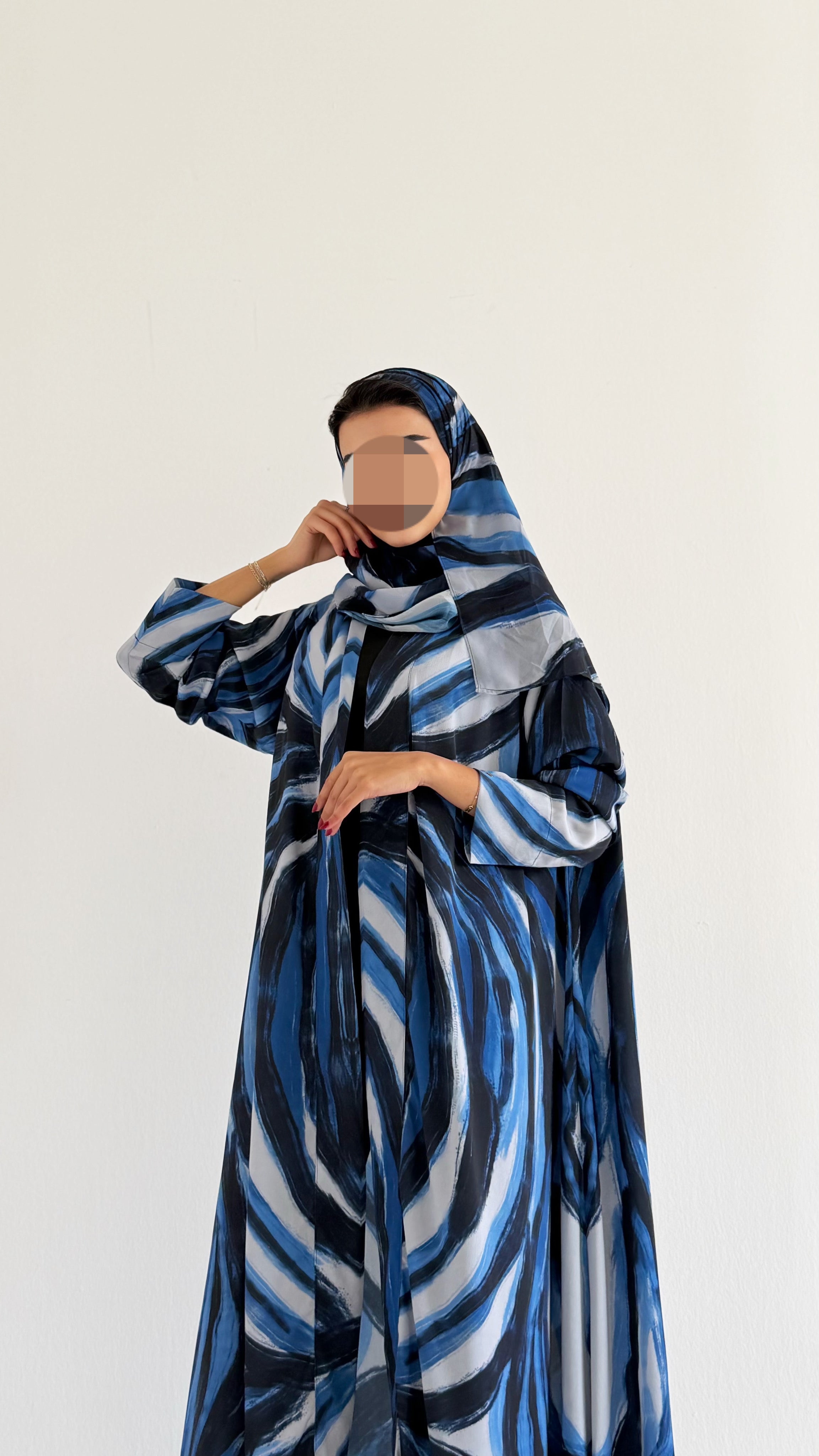 MW645 - Light Crepe Standing with Jacquard Half-Cloche