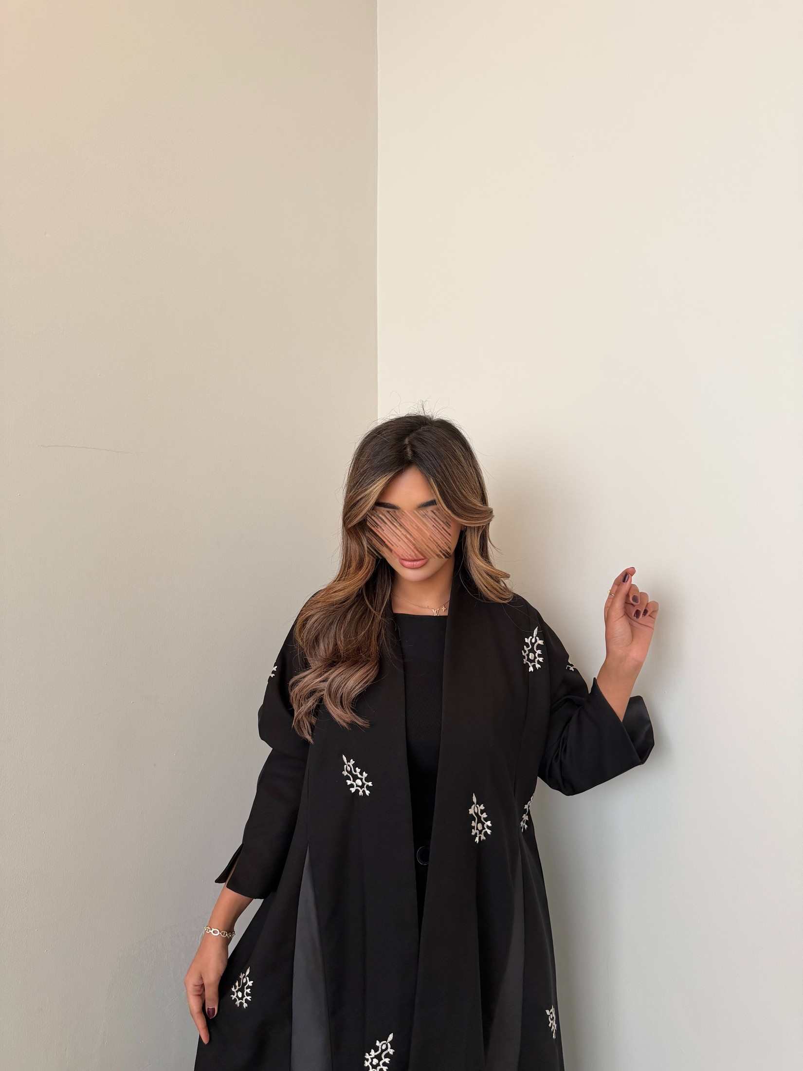 MWT1048 - عبايه تطريز بتدخيل تفته - Aya