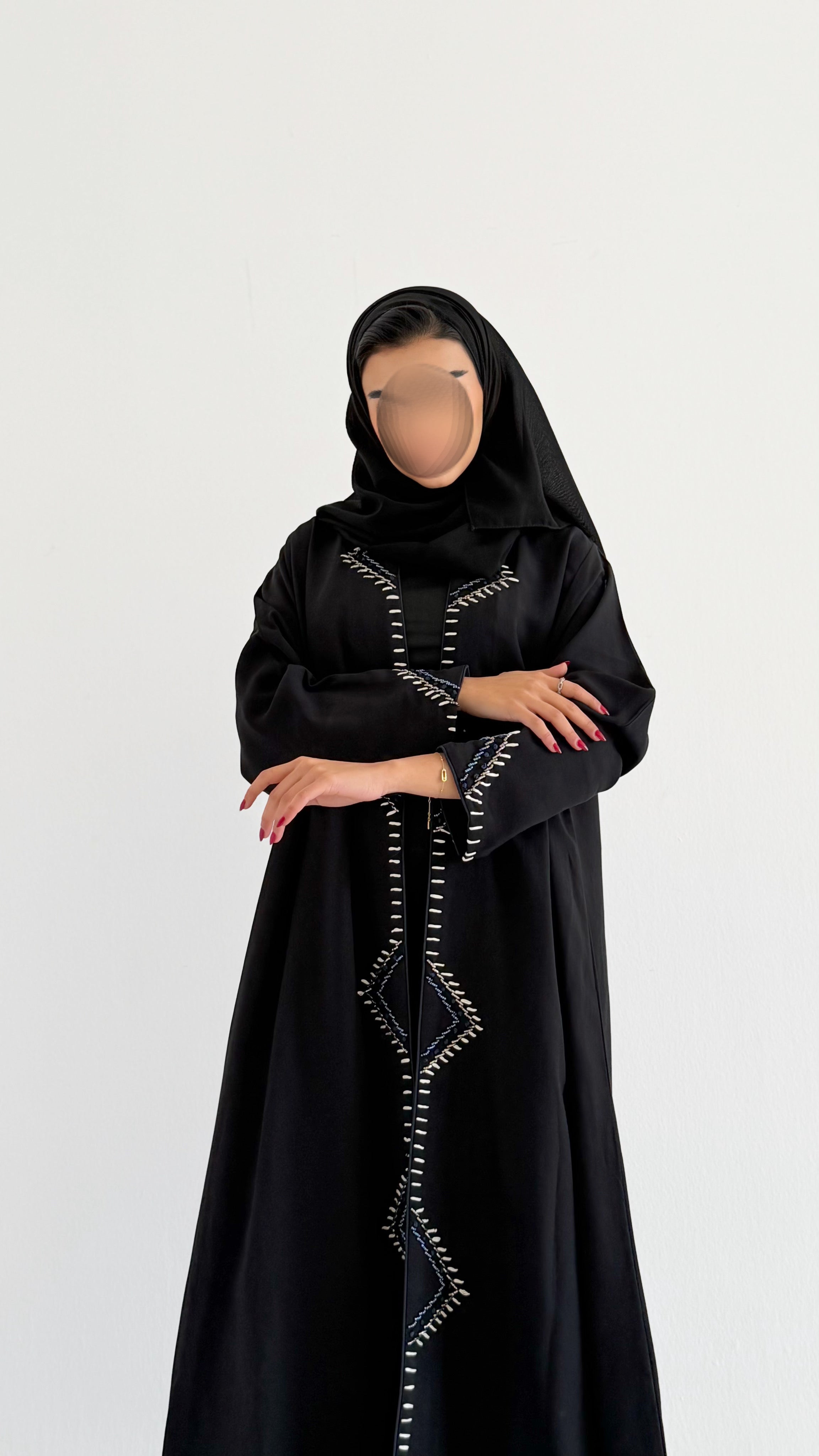 MW645 - Light Crepe Standing with Jacquard Half-Cloche