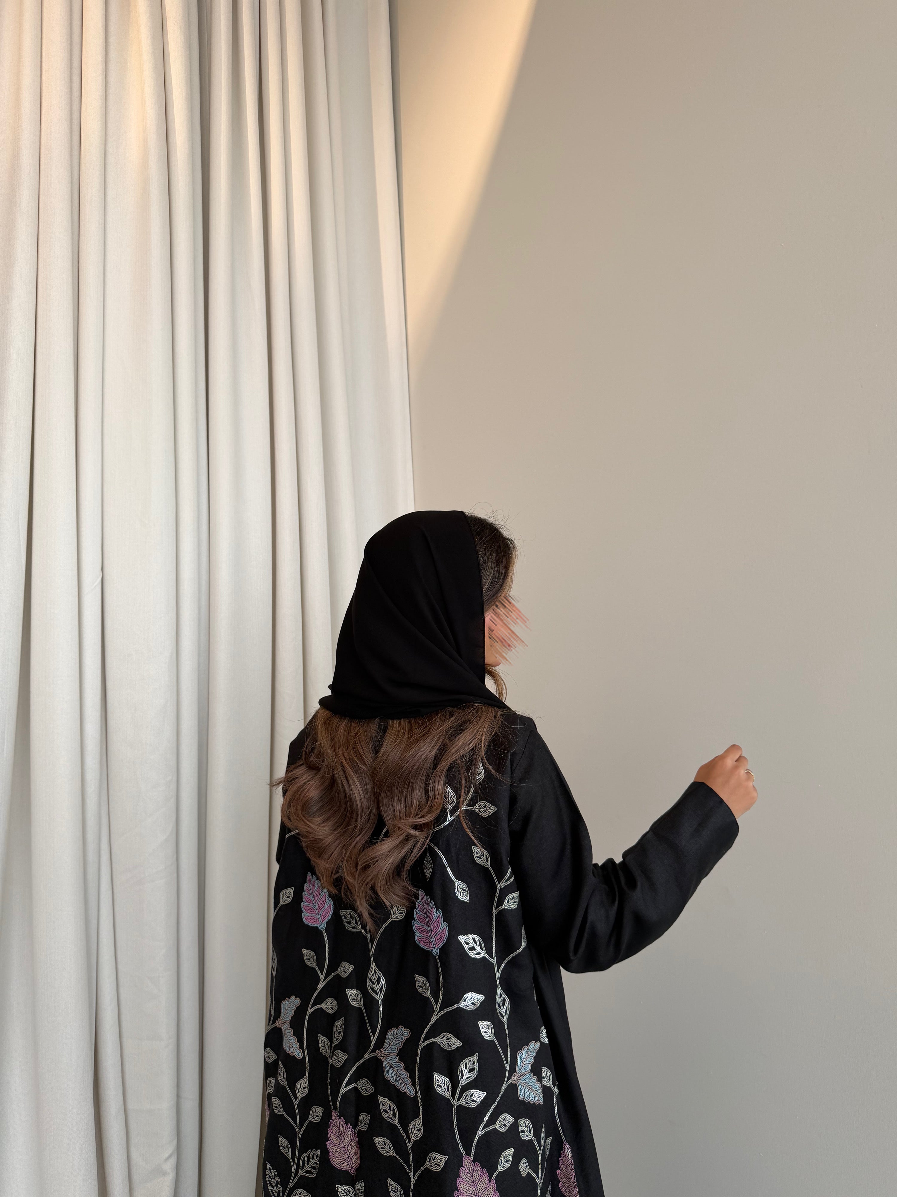 MWT1050 - عبايه بتدخيله لنن تطريز - Aya