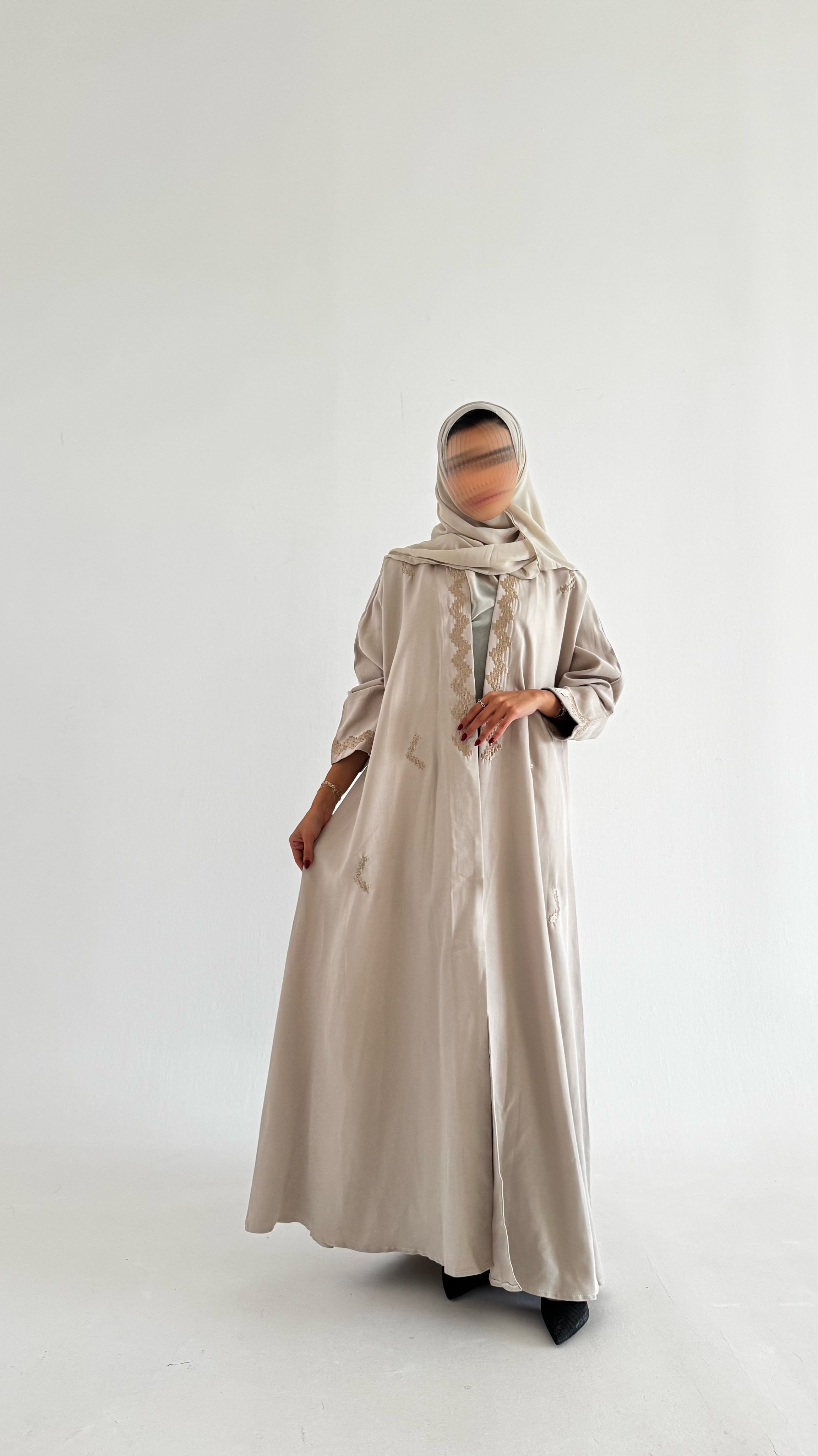 MWT371 - عباية بني تطريز - Aya