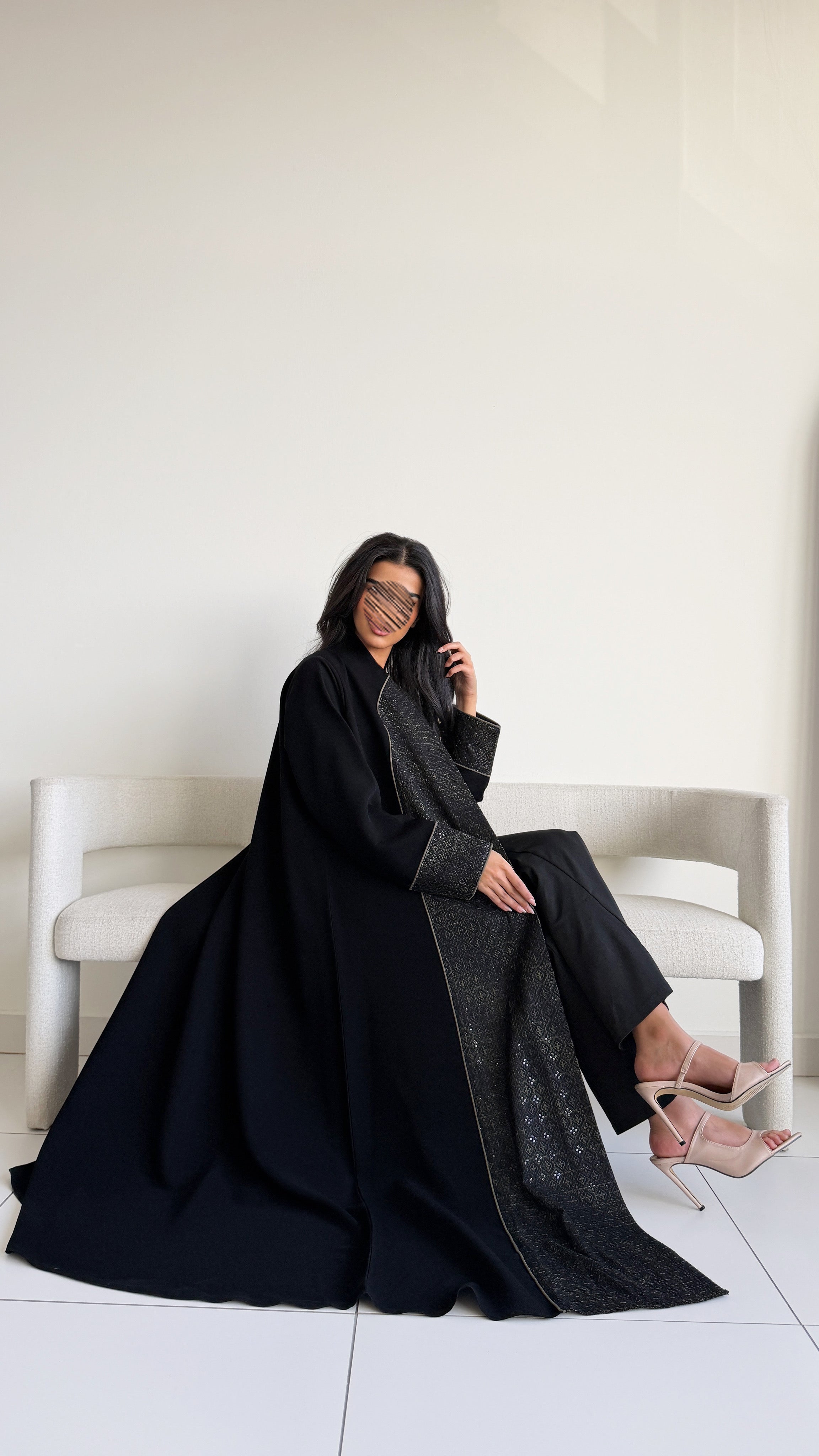 MWT1114 - عباية كريب مع تدخيلة ركامة - Aya