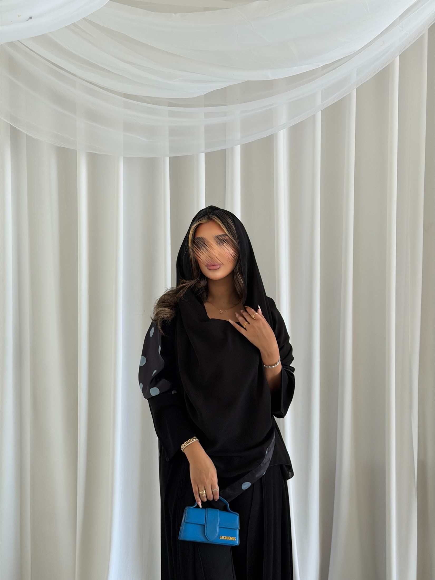 MWT2111 - عباية سوداء من الأمام وطباعة من الخلف -Black Abaya with a Printed Back - Aya