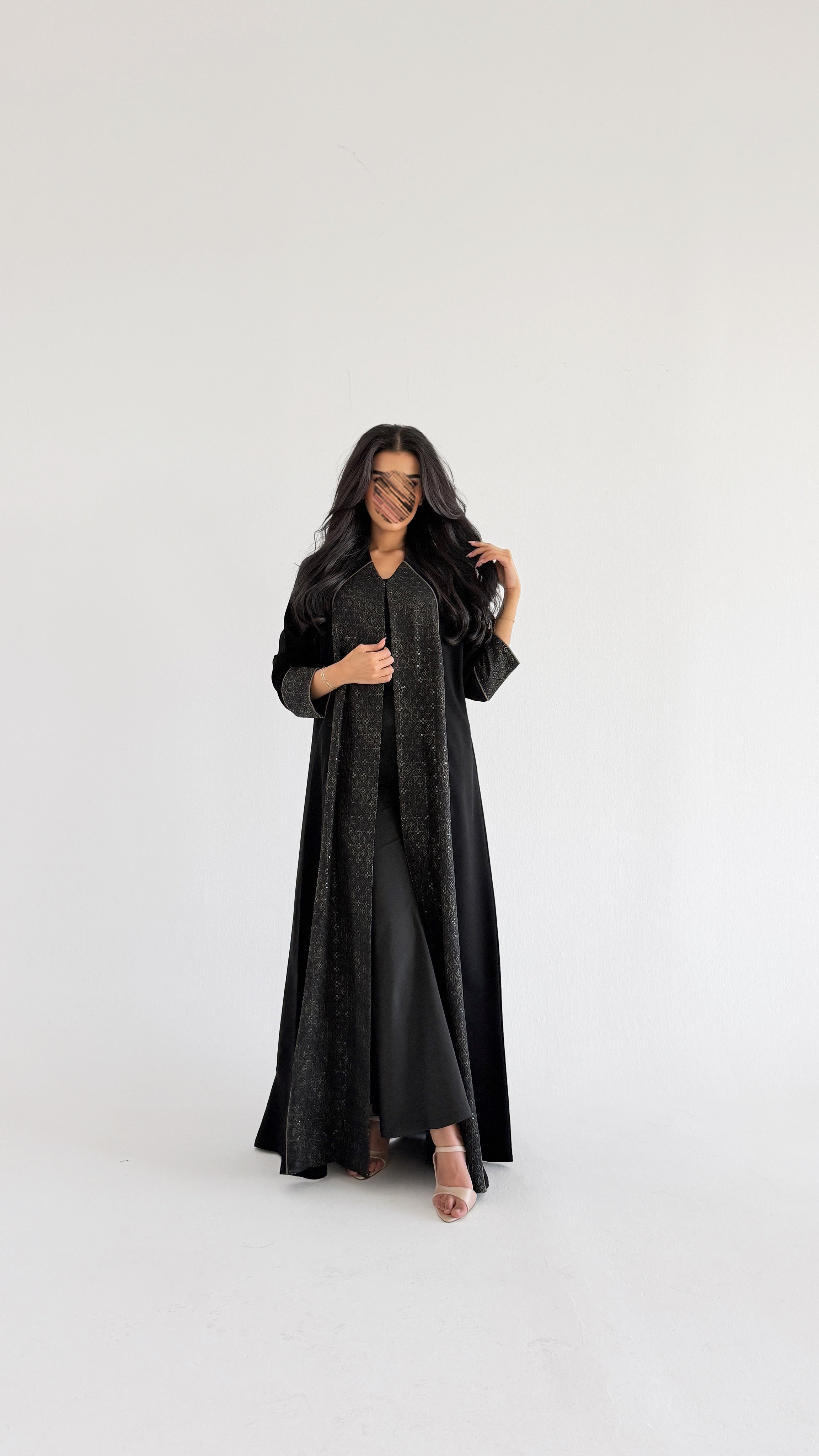 MWT1114 - عباية كريب مع تدخيلة ركامة - Aya