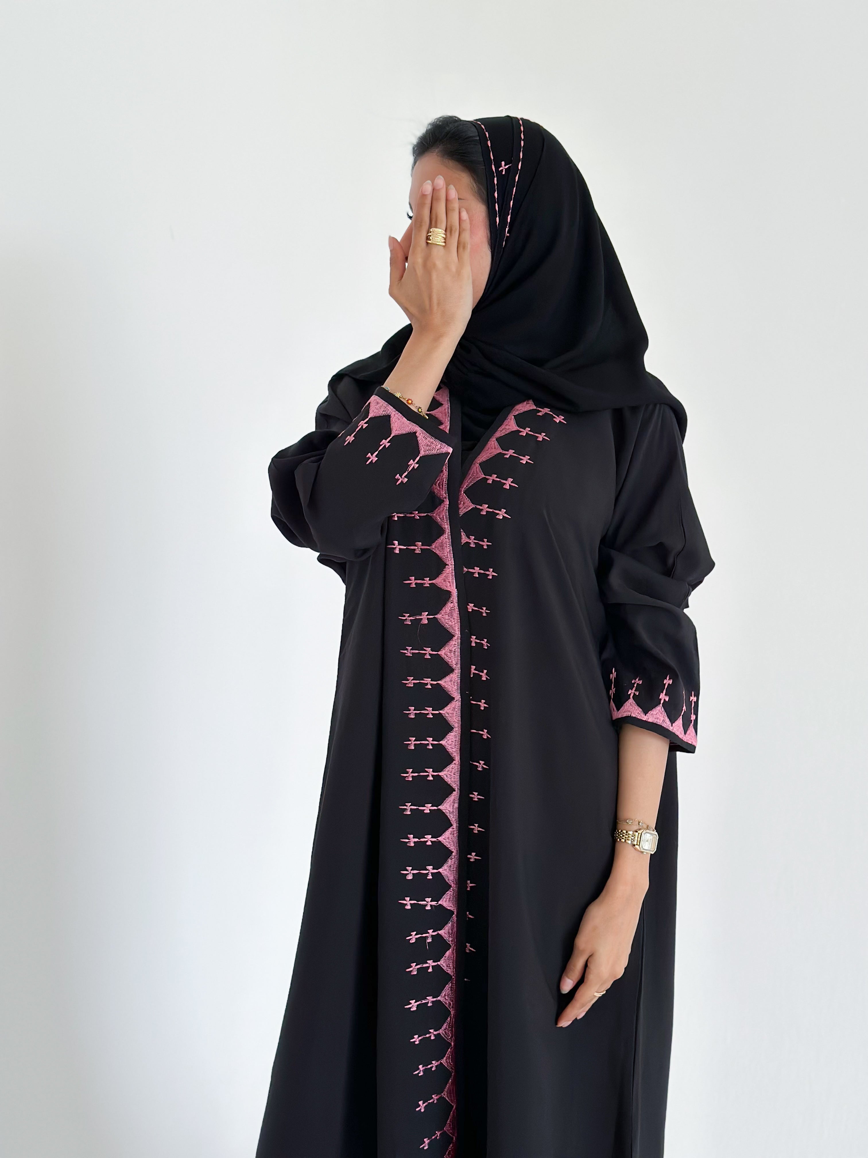 MWT77 - عبايه كريب ملكي مطرز كلوش - Aya