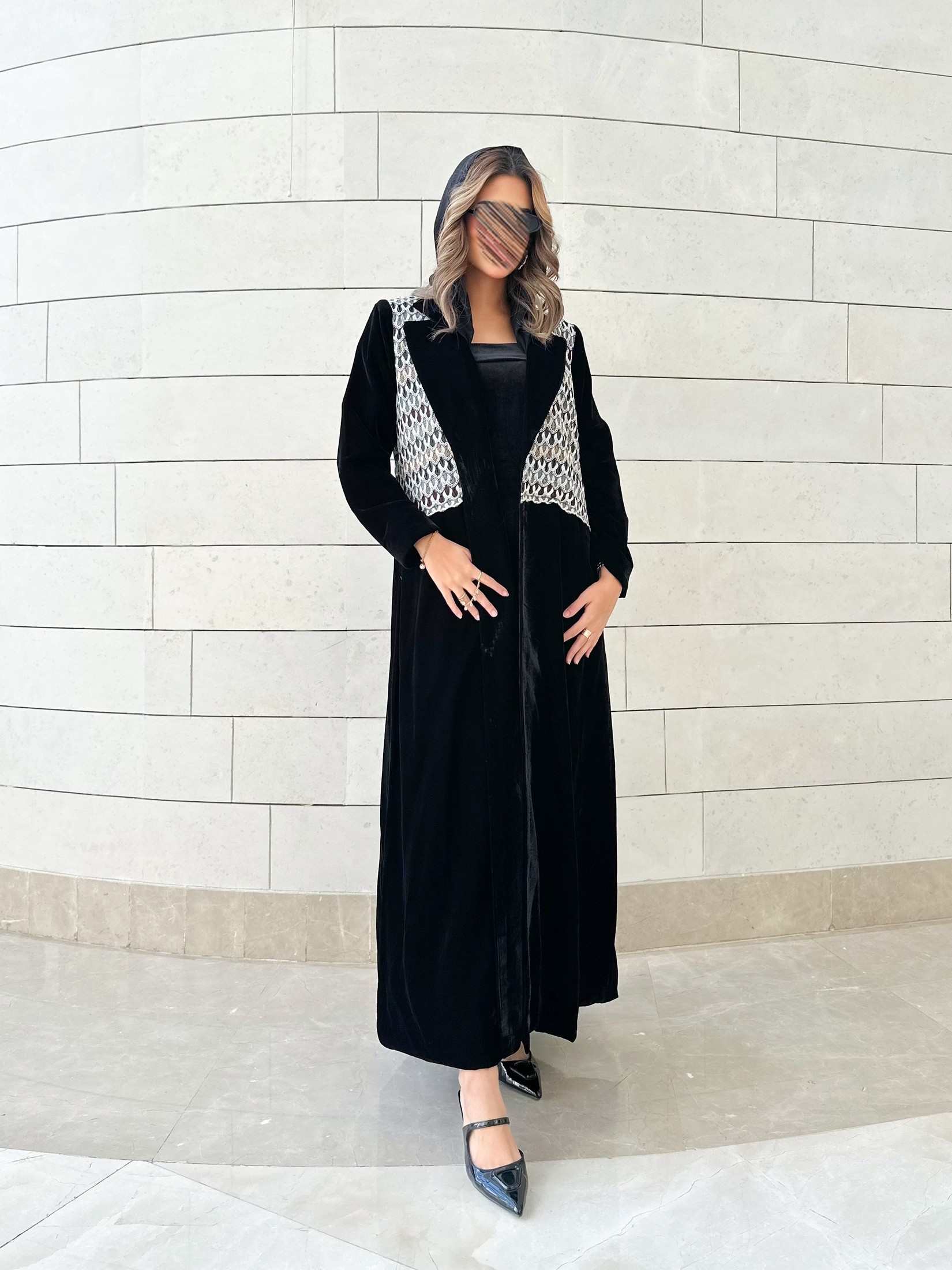 MWT540 - مخمل أسود مع دانتيل - Aya