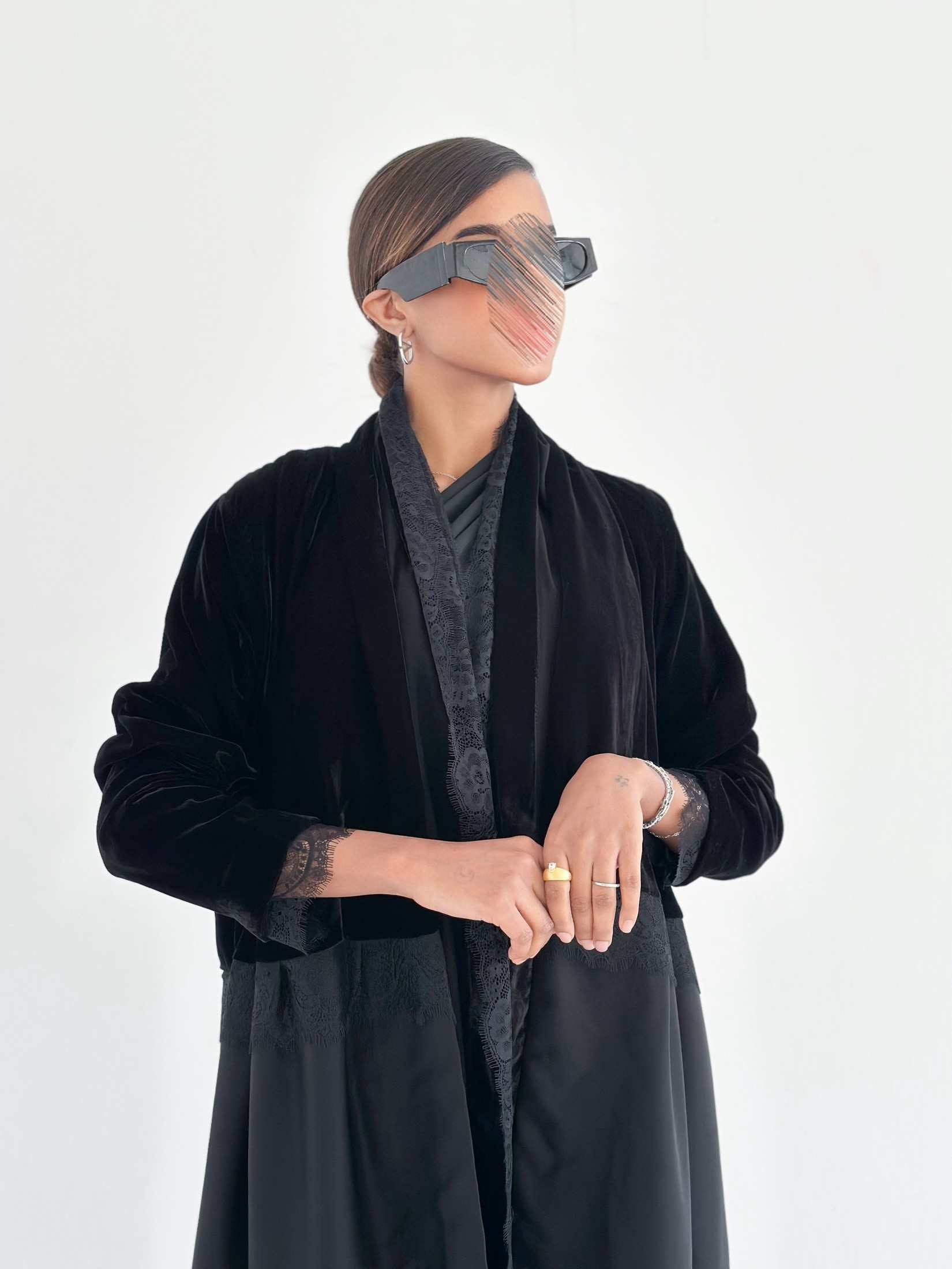 MWT576 - عباية مخمل مع تفته - Aya