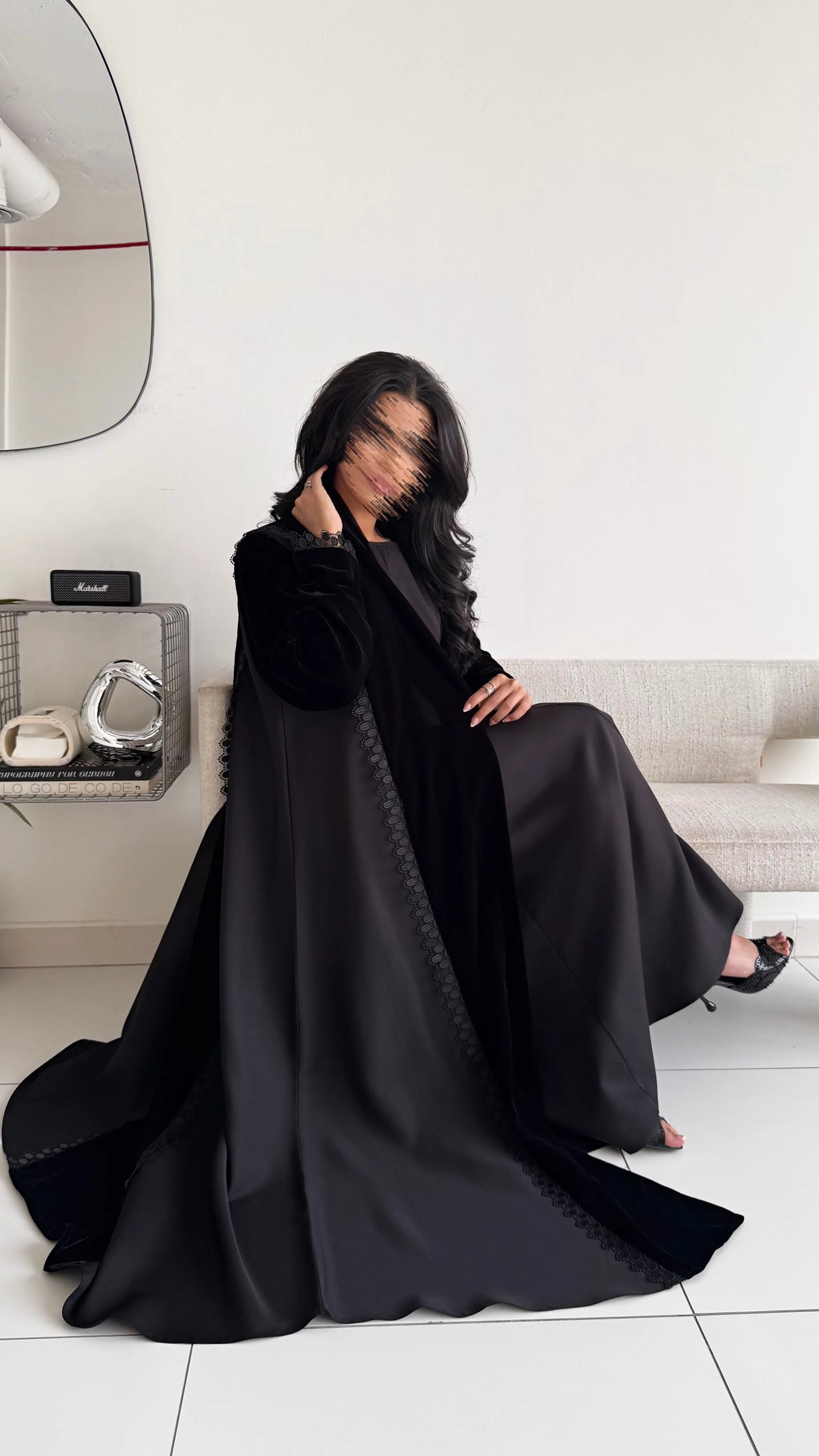 MWT3004 - عباية مخمل وتفته أسود - Aya