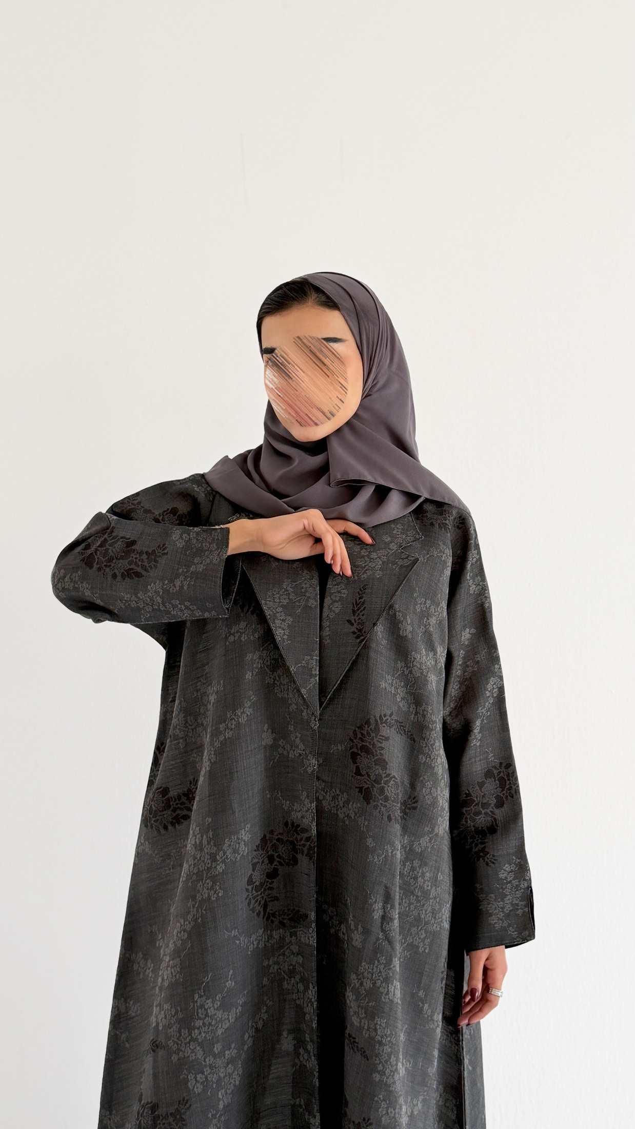 MWT1007 - عباية لنن مطرزة - Aya