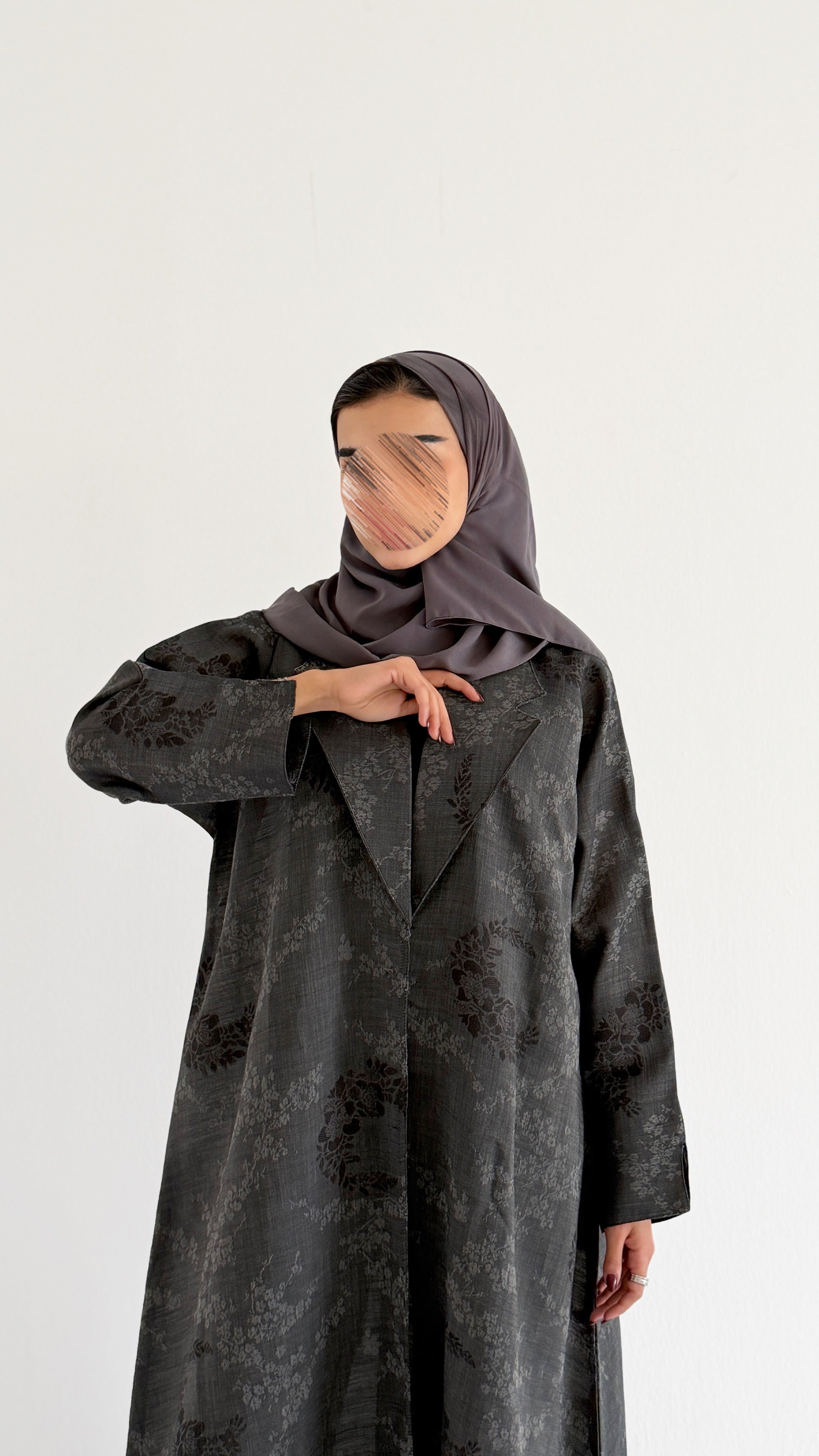 MWT1007 - عباية لنن مطرزة - Aya