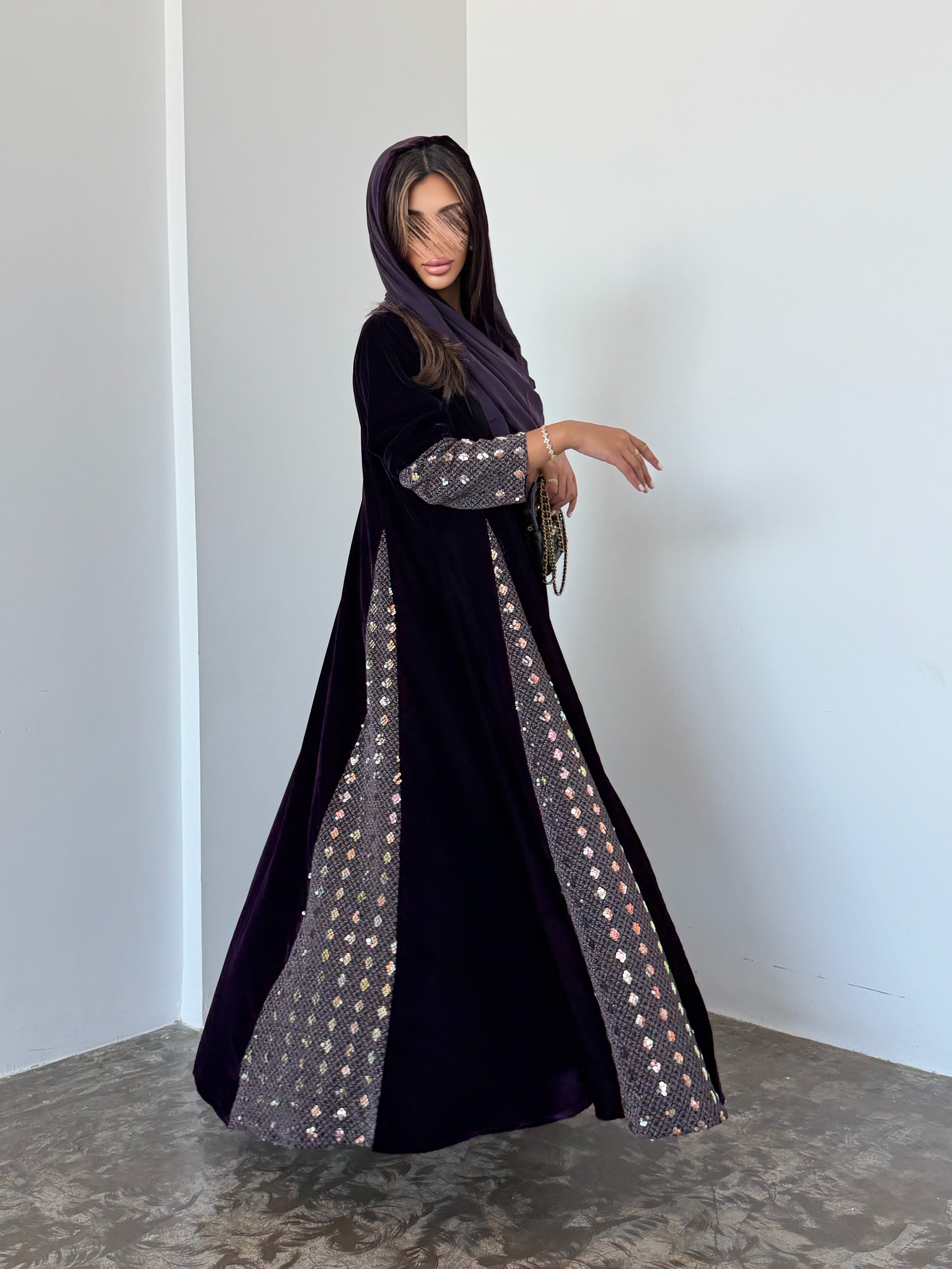 MW645 - Light Crepe Standing with Jacquard Half-Cloche