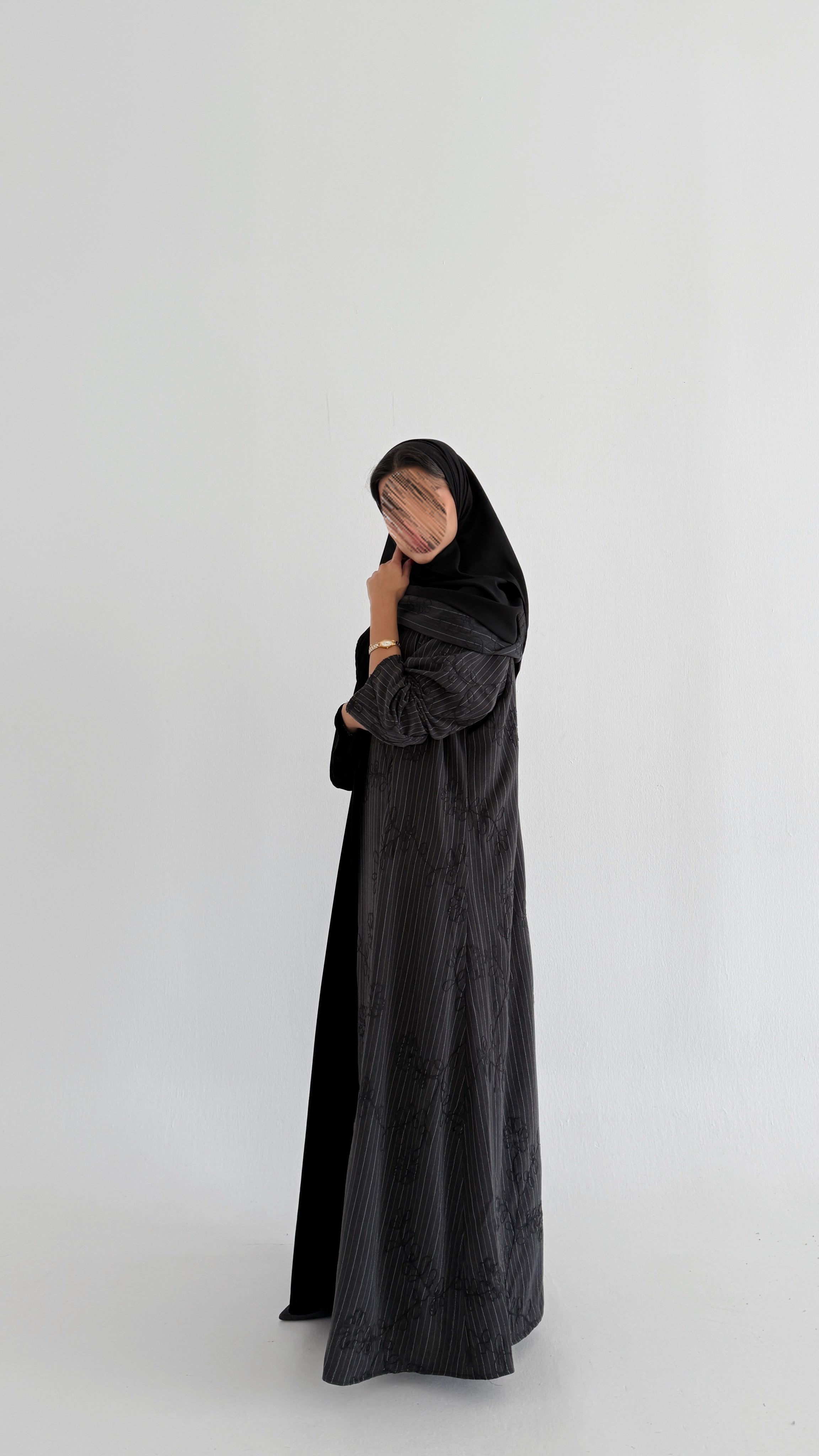 MW1856 - عباية بليزر غير متماثل لتعطي طابع الراقي - Aya
