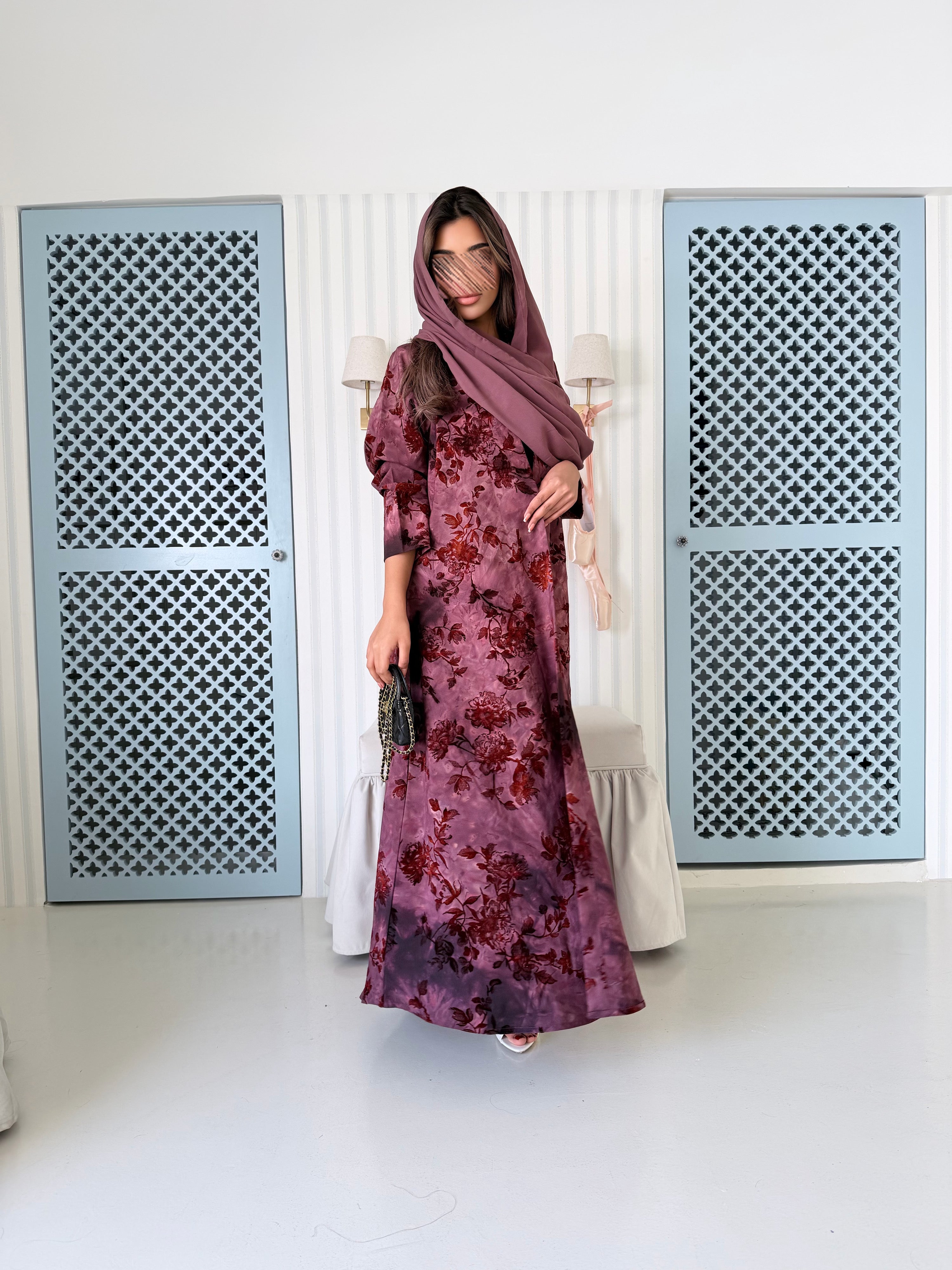 MWT5007 - عبايه عنابي طباعة كريب قصة نص كلوش - Aya