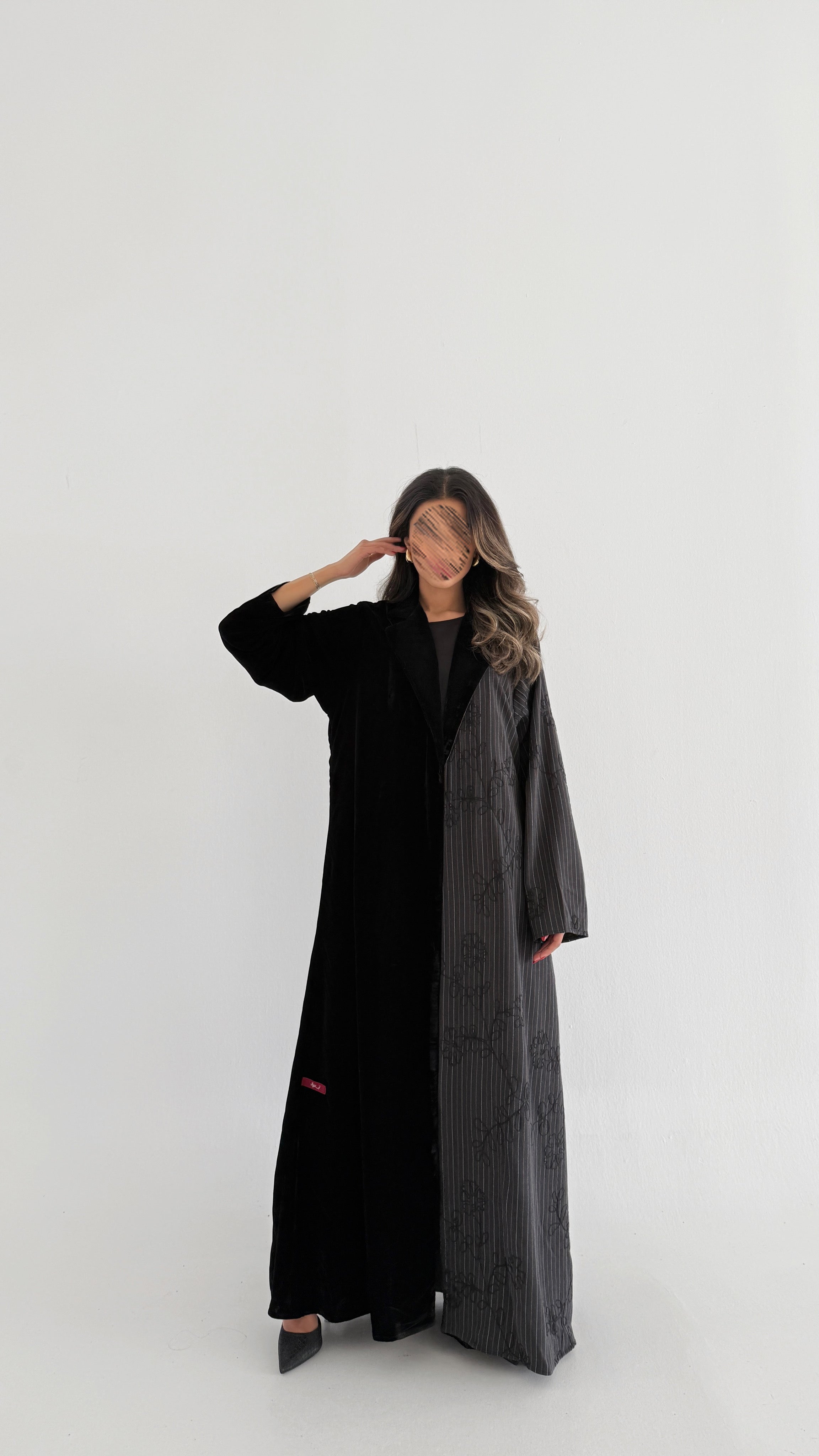 MW645 - Light Crepe Standing with Jacquard Half-Cloche