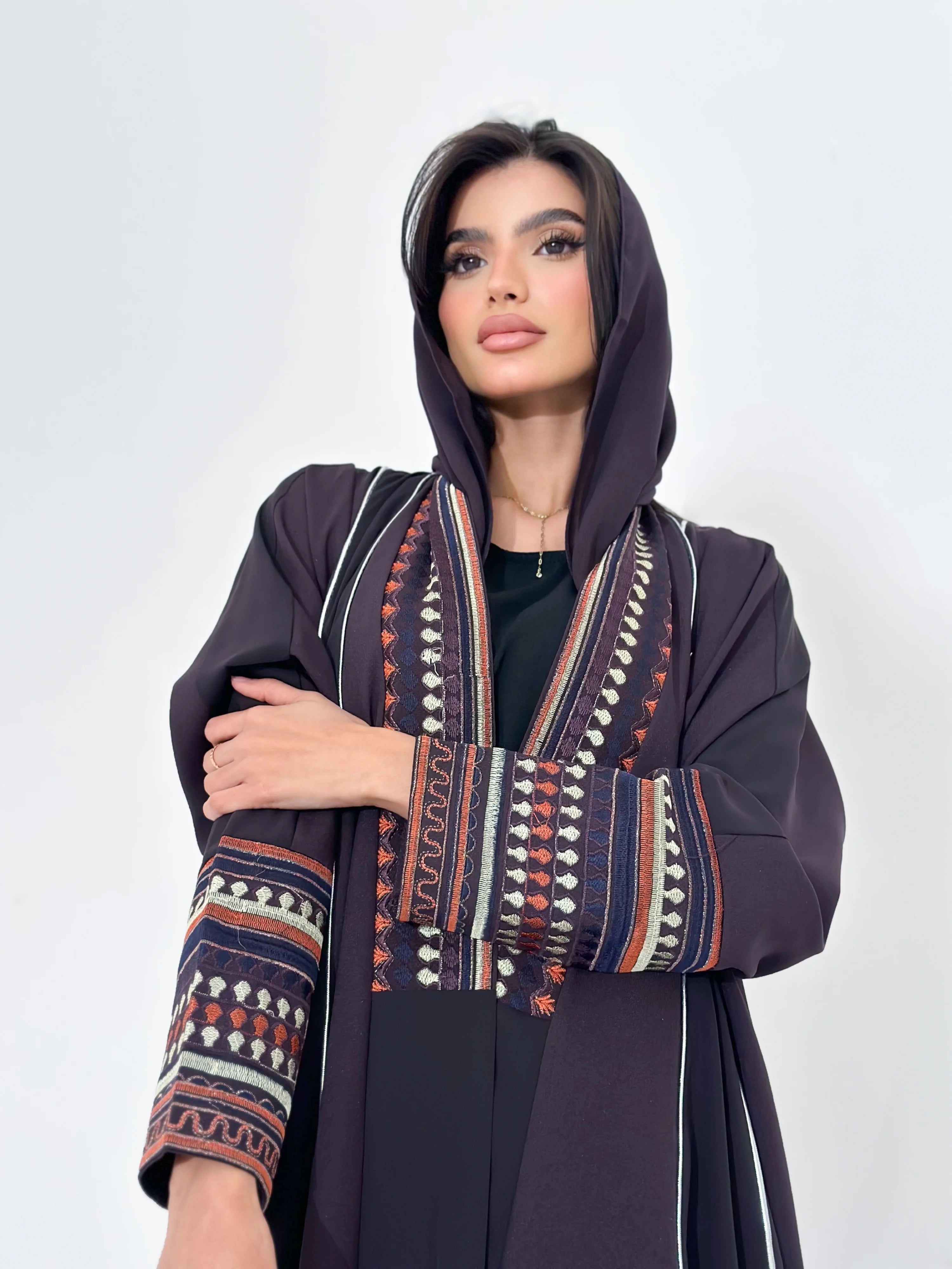 MW1252 - كتان  مطرز نص كلوش - Aya