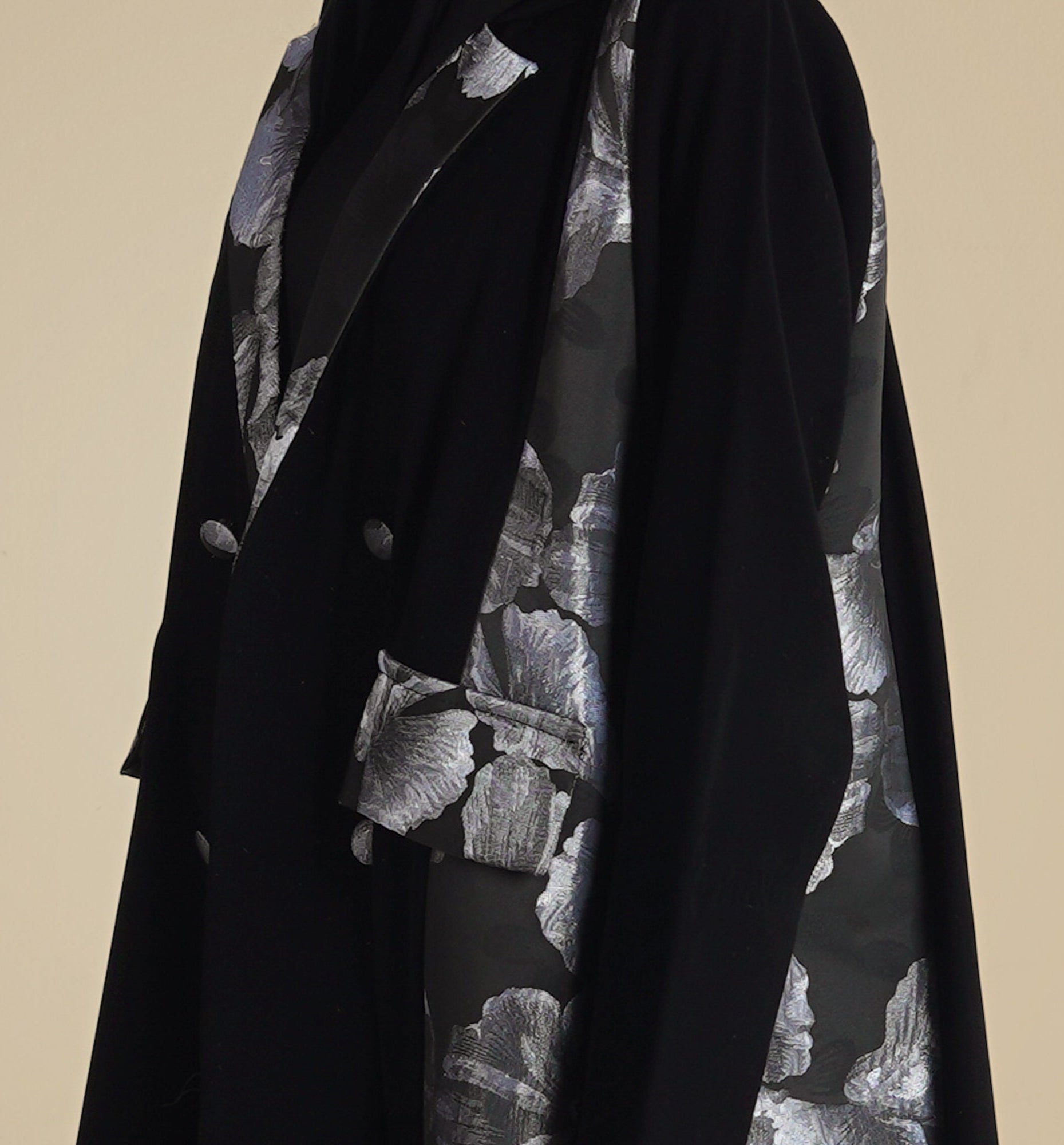 MW1261 - عباية بليزر مع جاكار مورد - Aya