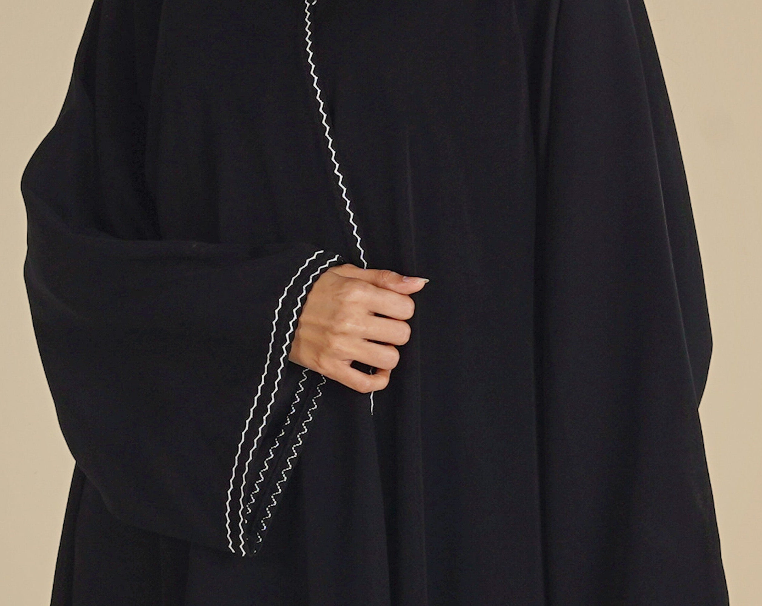 MW645 - Light Crepe Standing with Jacquard Half-Cloche